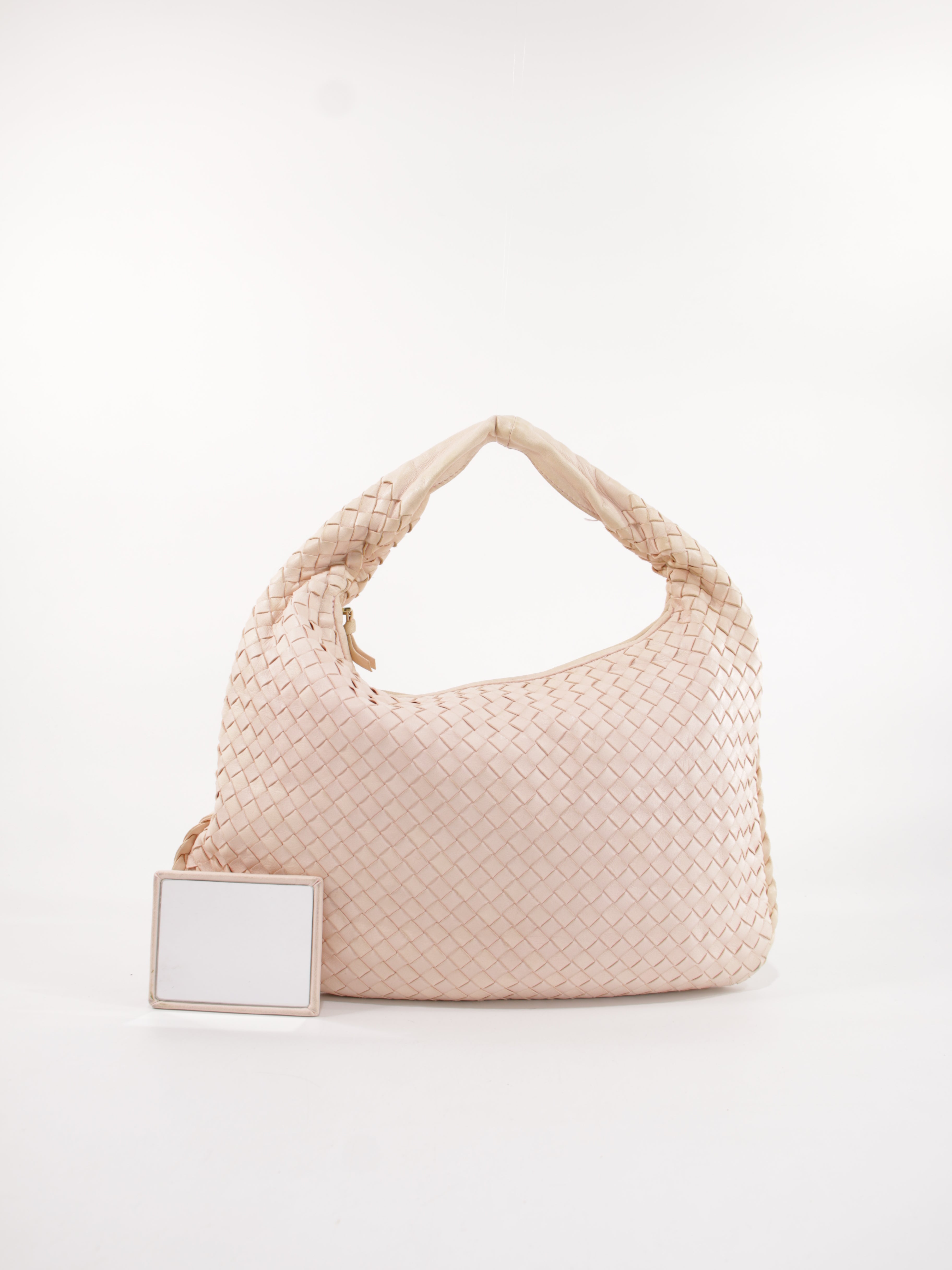 BOTTEGA VENETA SHOULDER BAGS