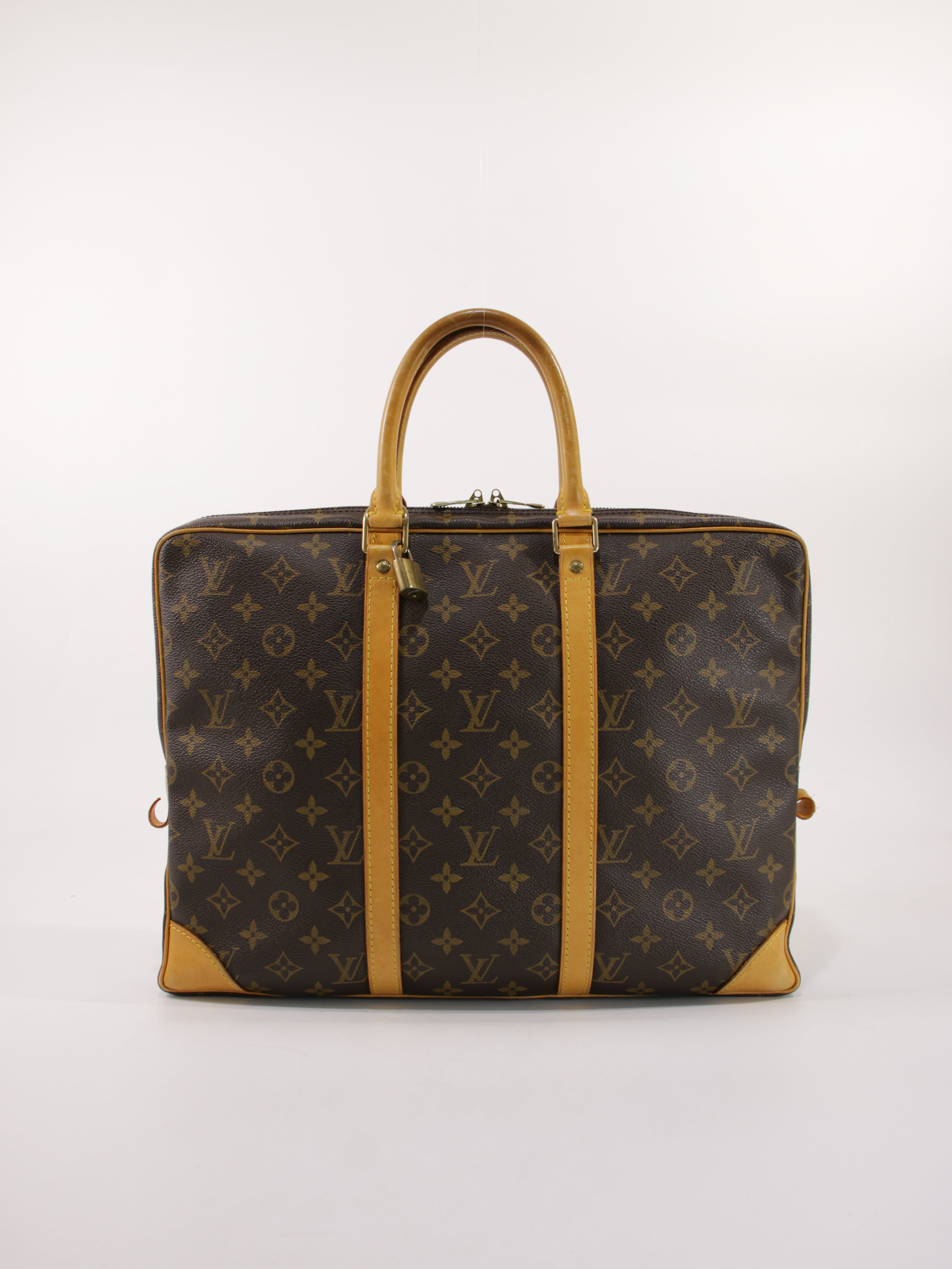 LOUIS VUITTON - PORT DOCUMENTS VOYAGE GM