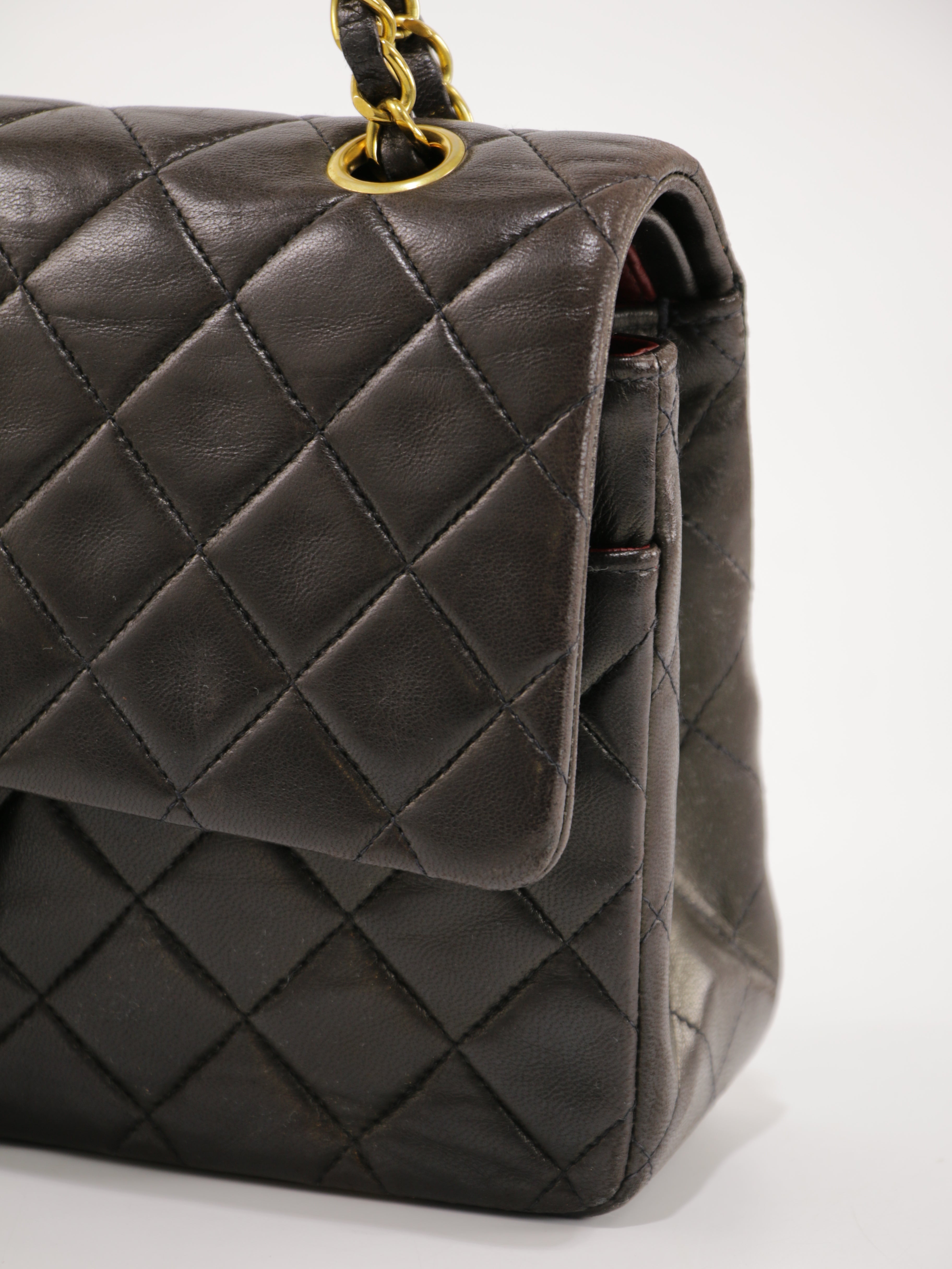 Medium Classic Flap
