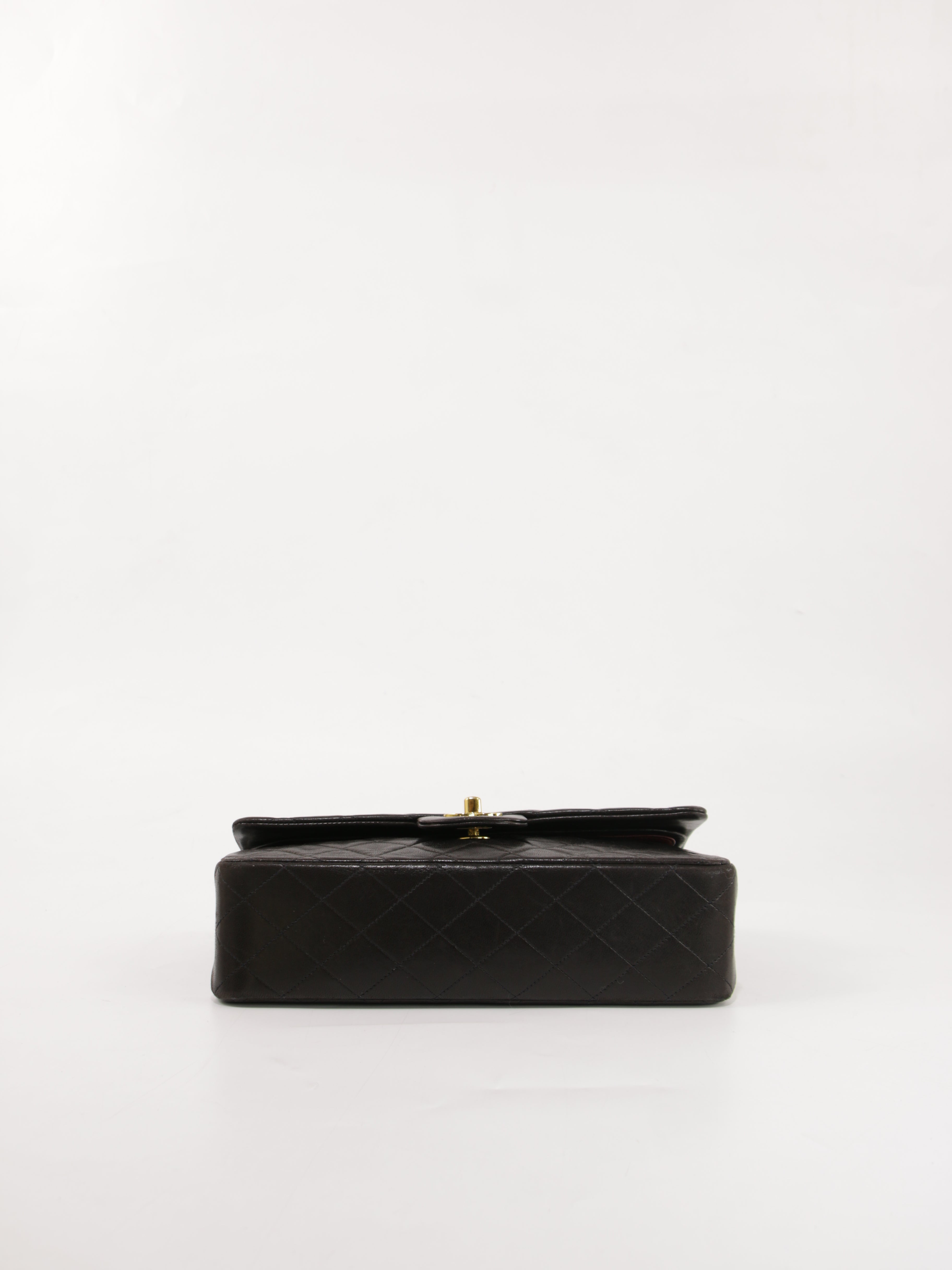 Medium Classic Flap