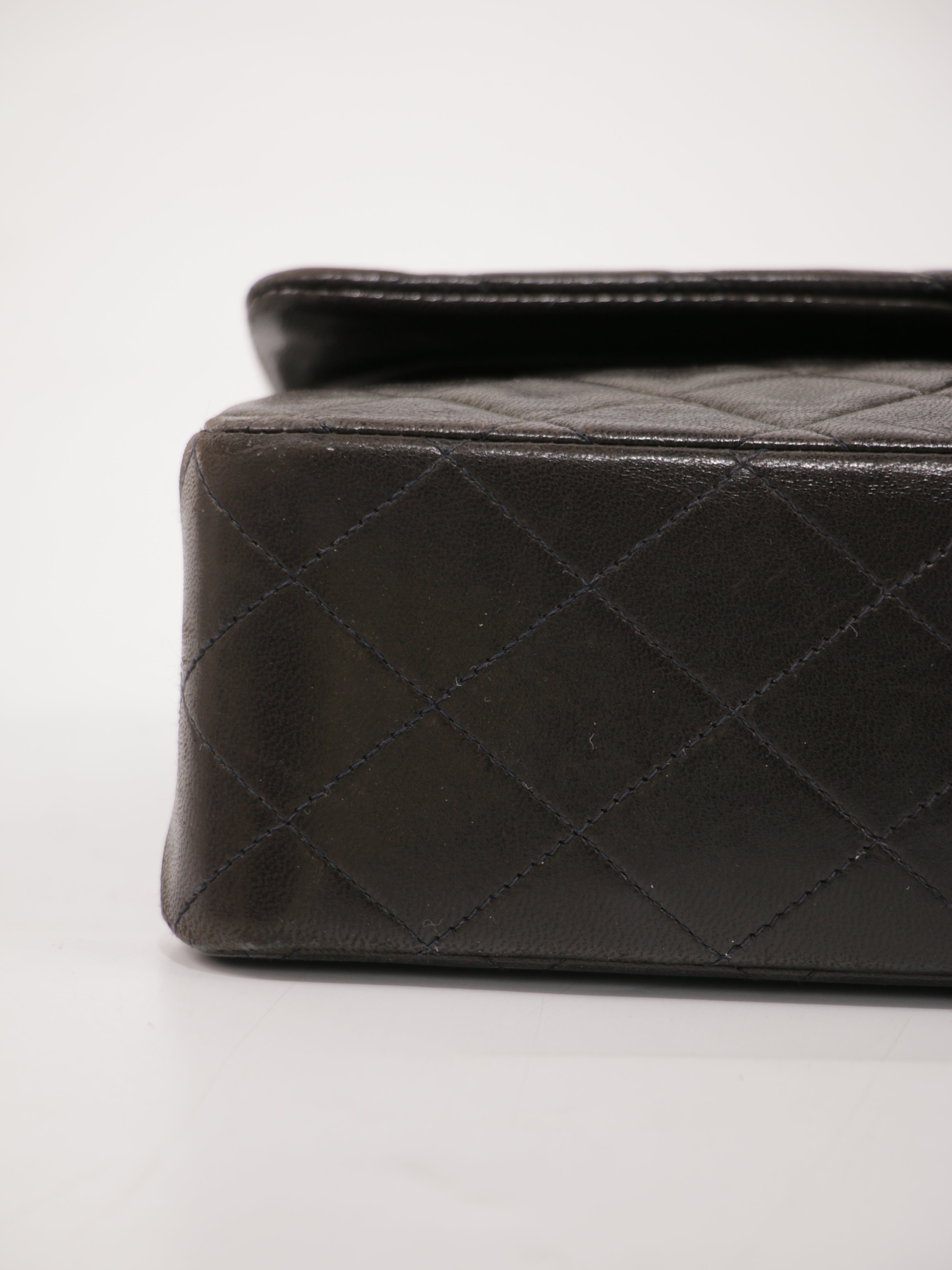 Medium Classic Flap