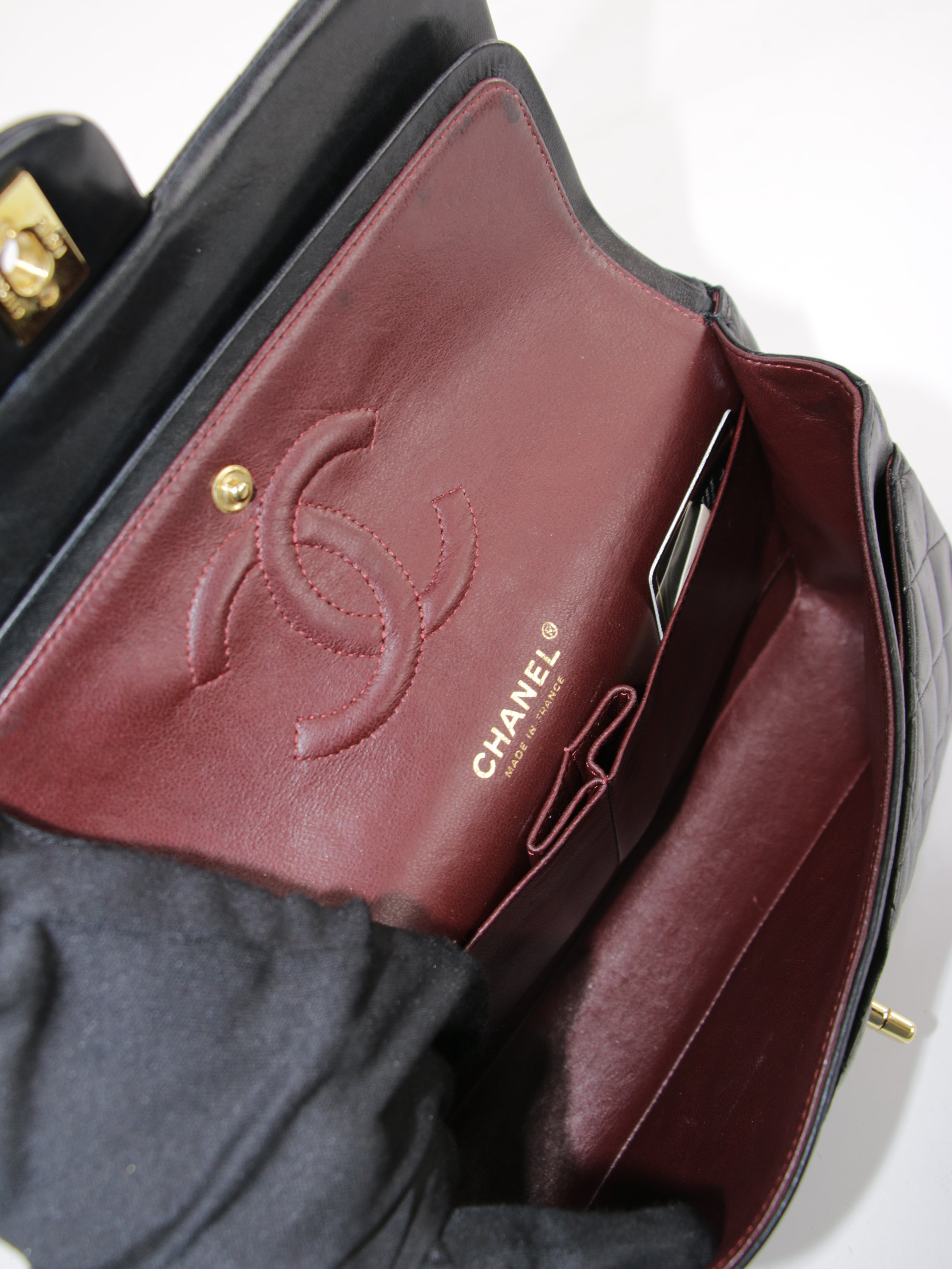 Medium Classic Flap