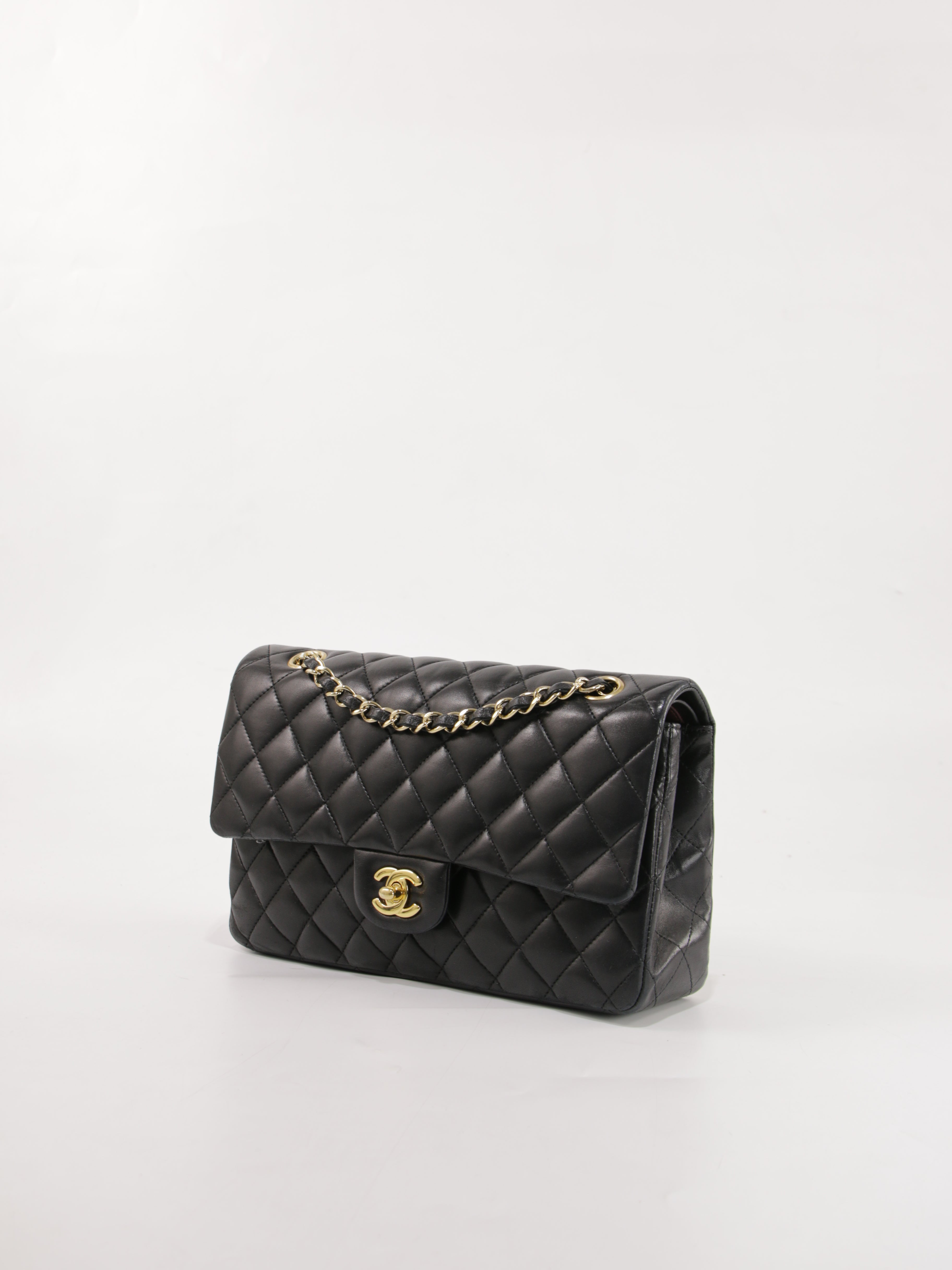 Medium Classic Flap