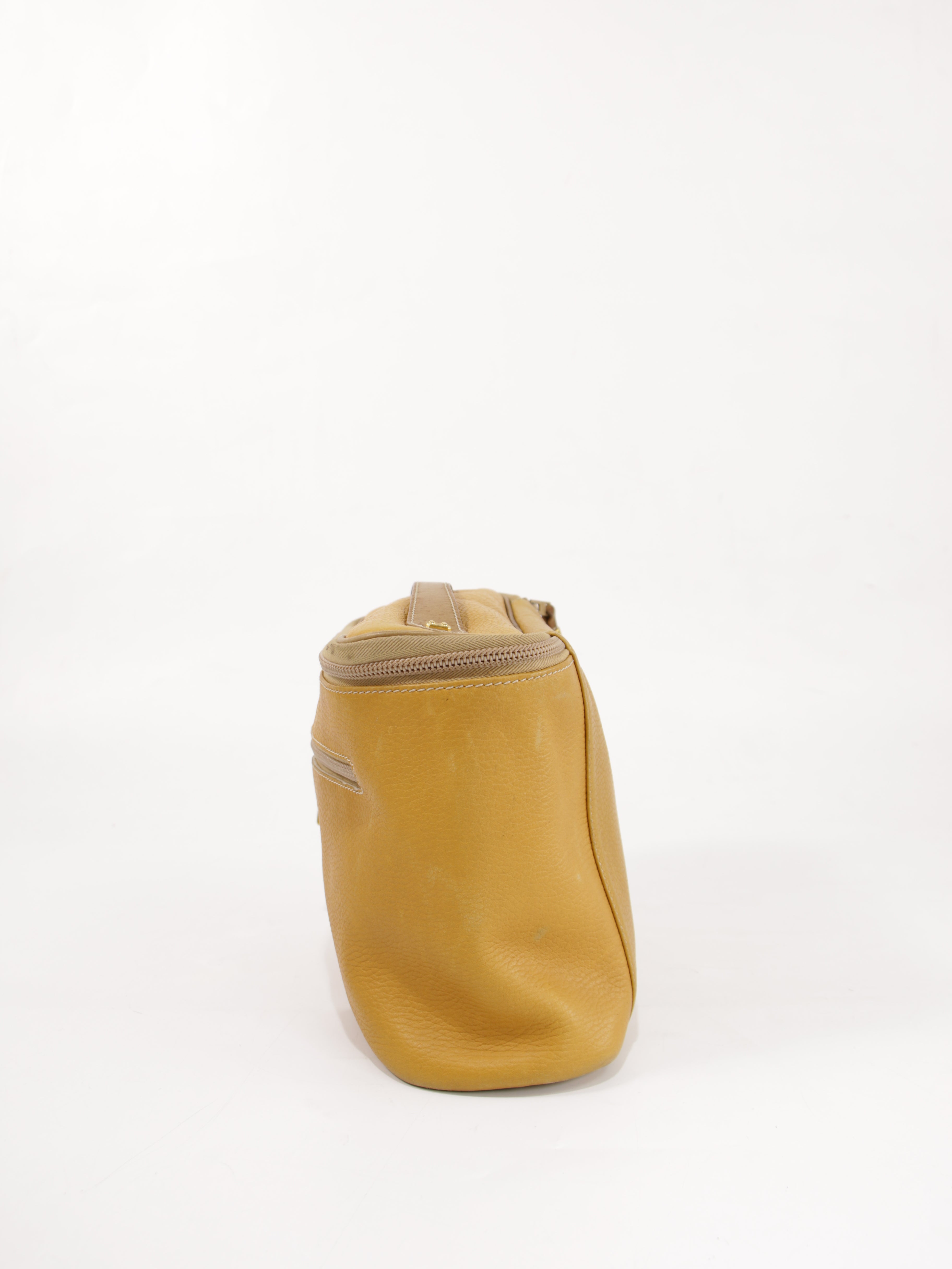 Cosmetic pouch