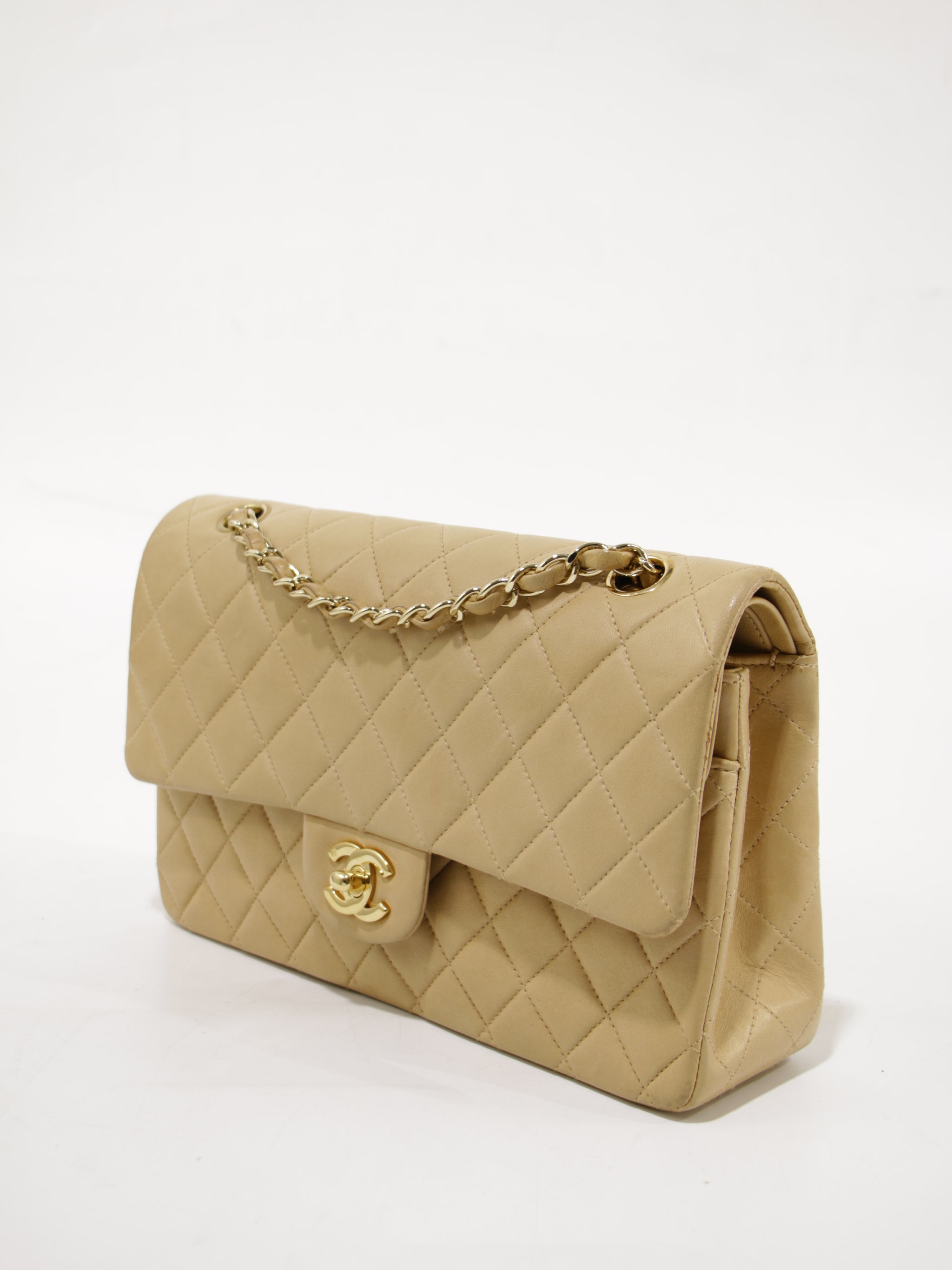 Medium Classic Flap