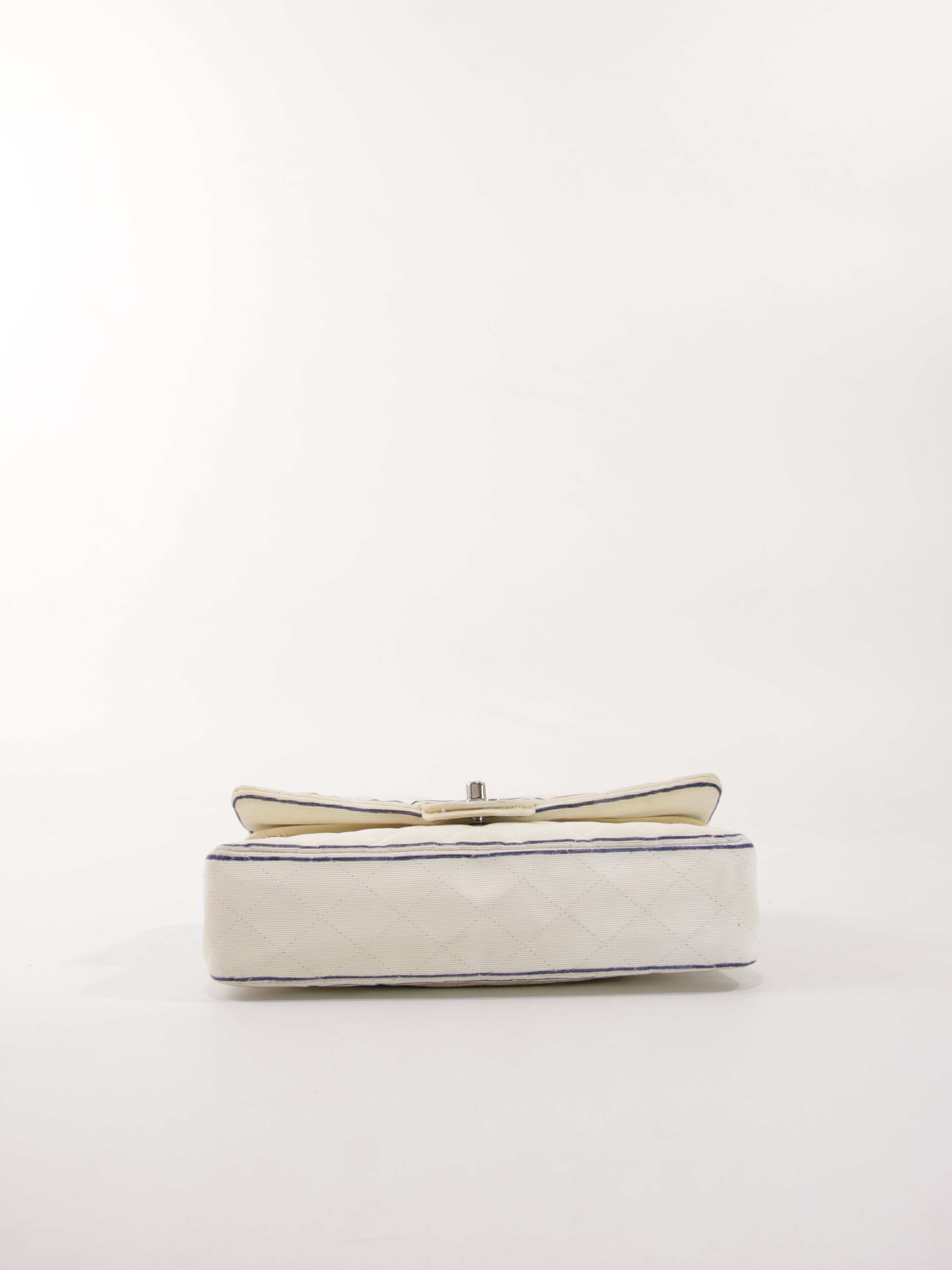 Medium Classic Flap