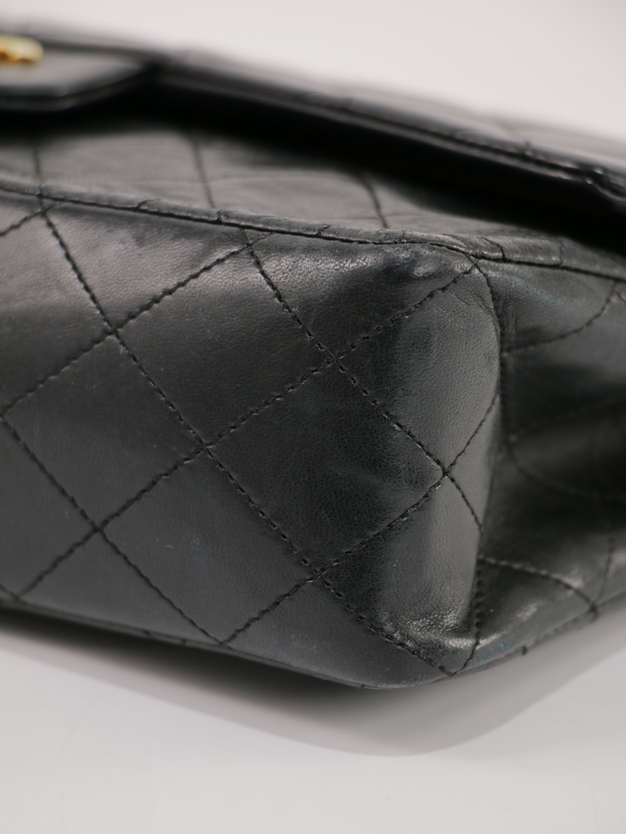 Medium Classic Flap