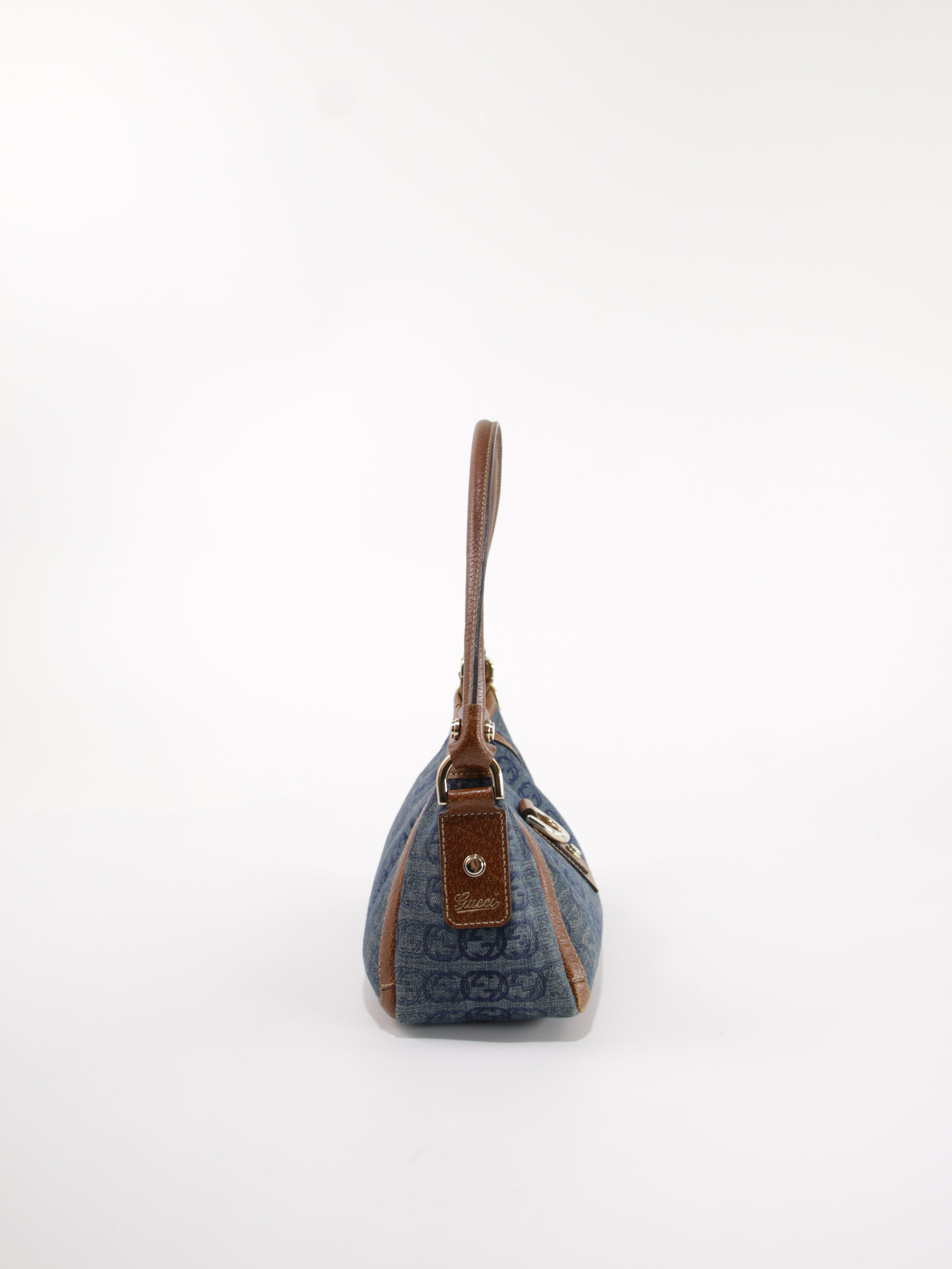 Abbey D-Ring Pochette