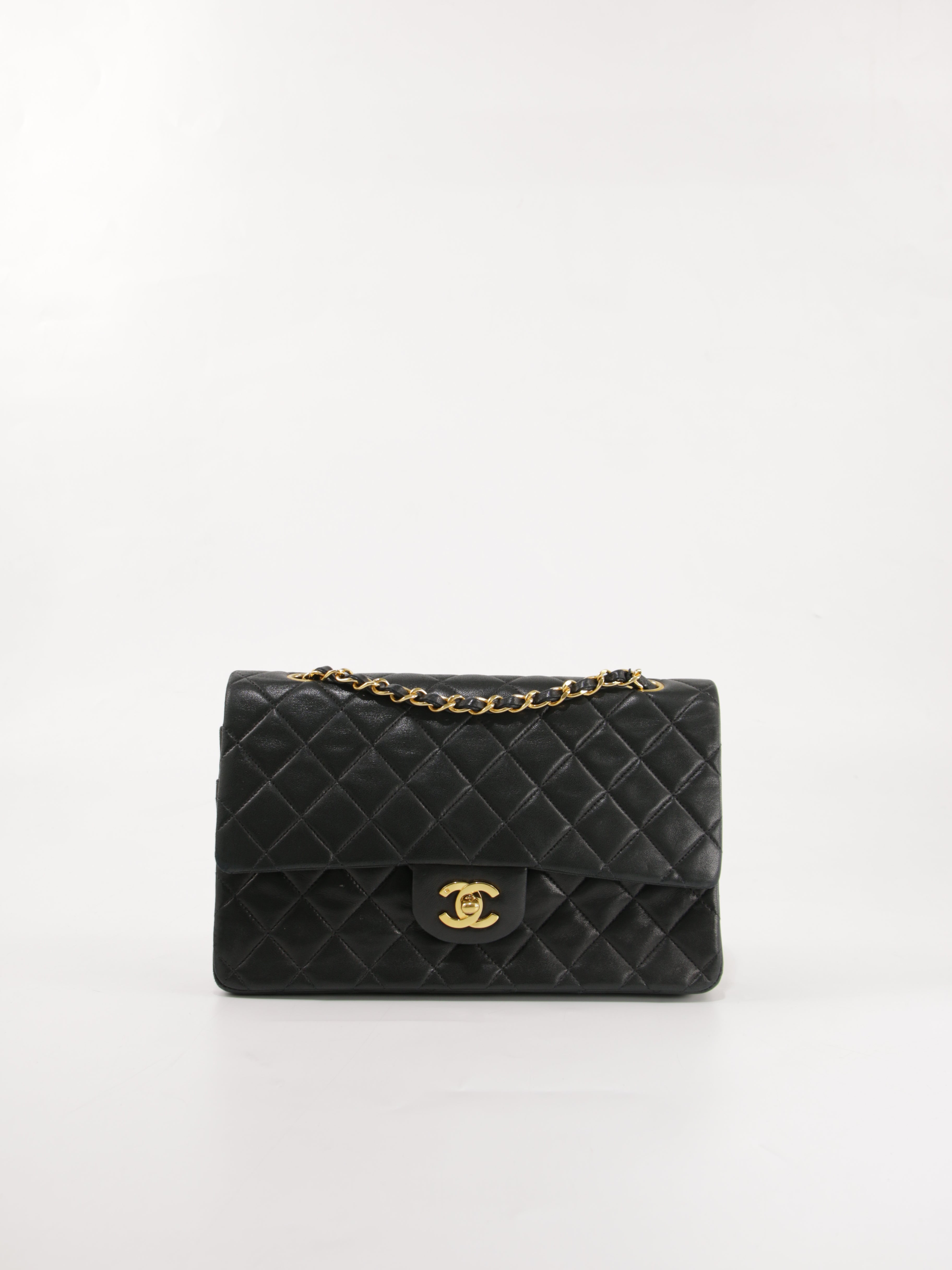 Medium Classic Flap