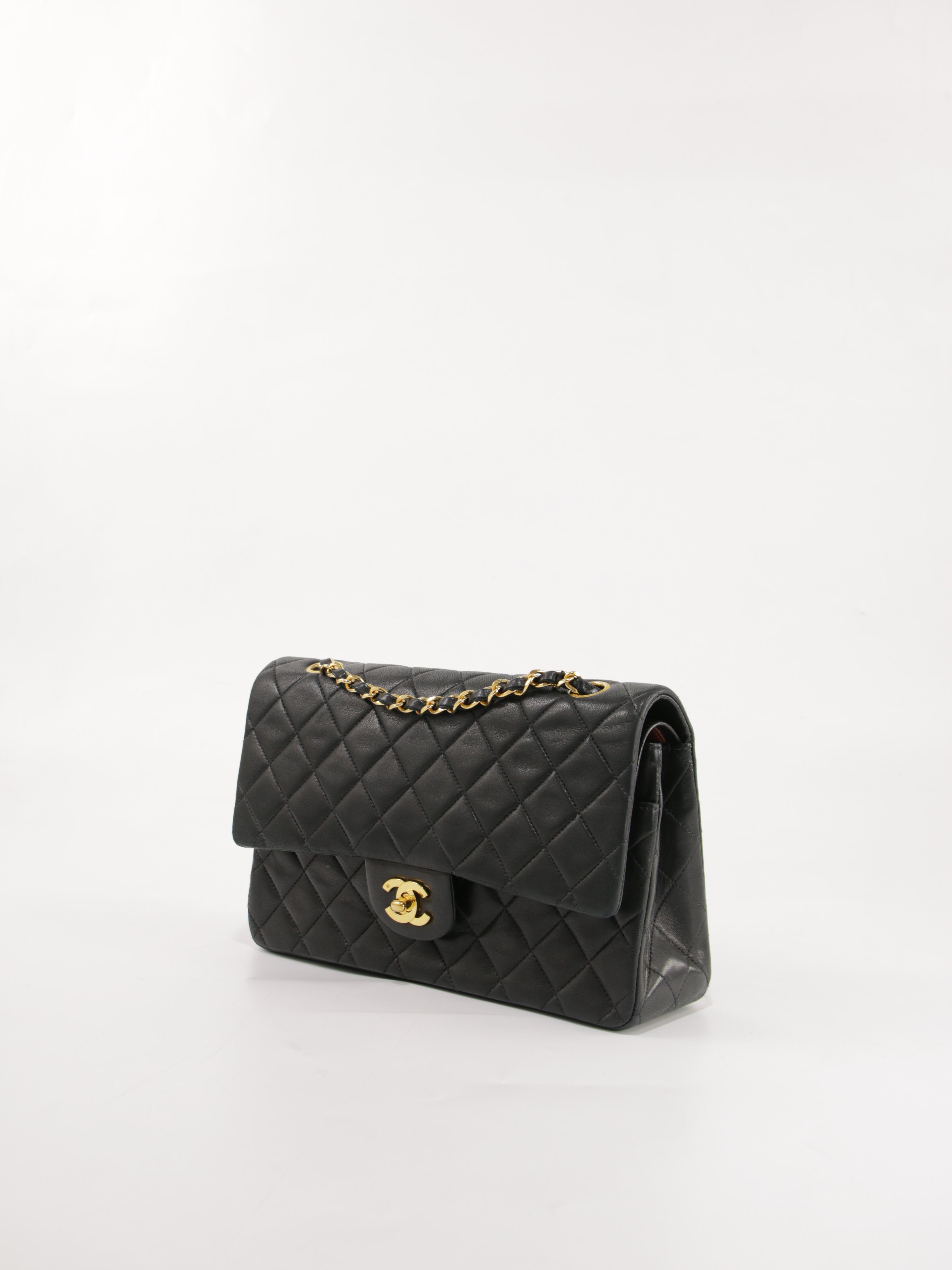 Medium Classic Flap