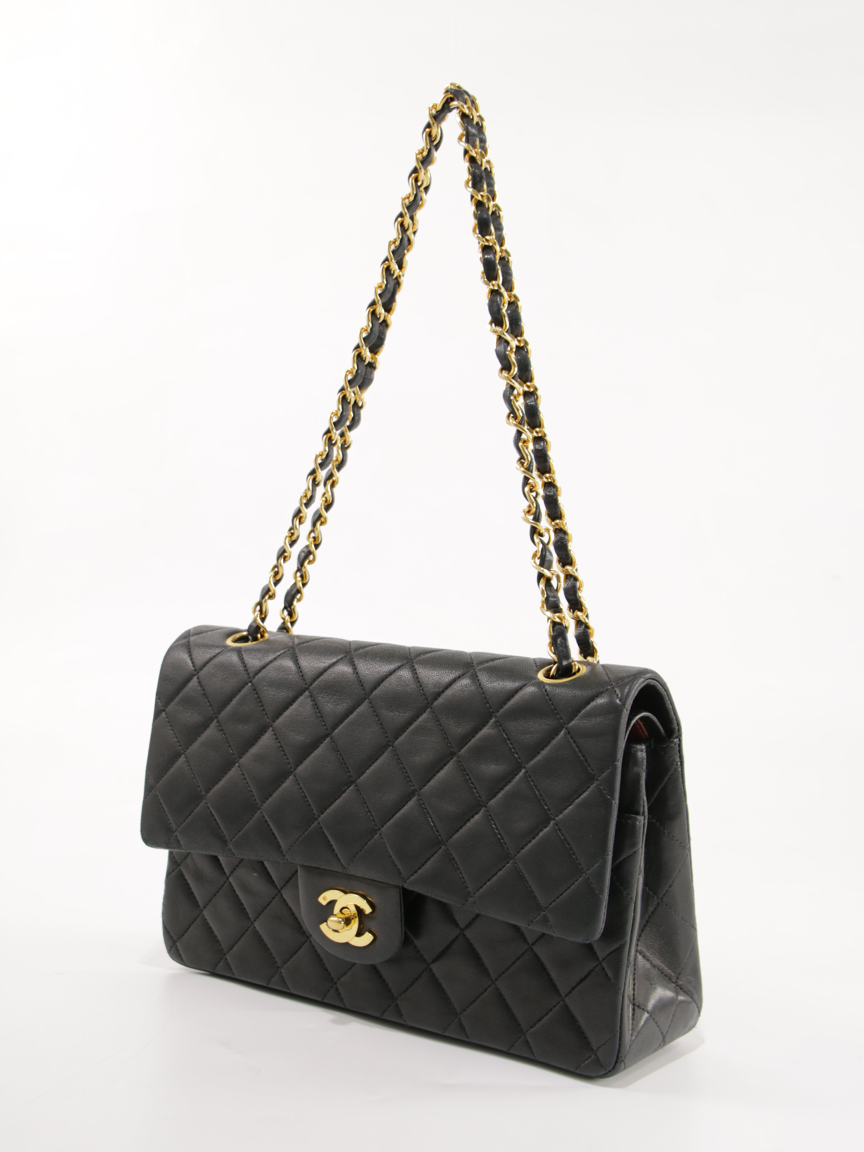 Medium Classic Flap