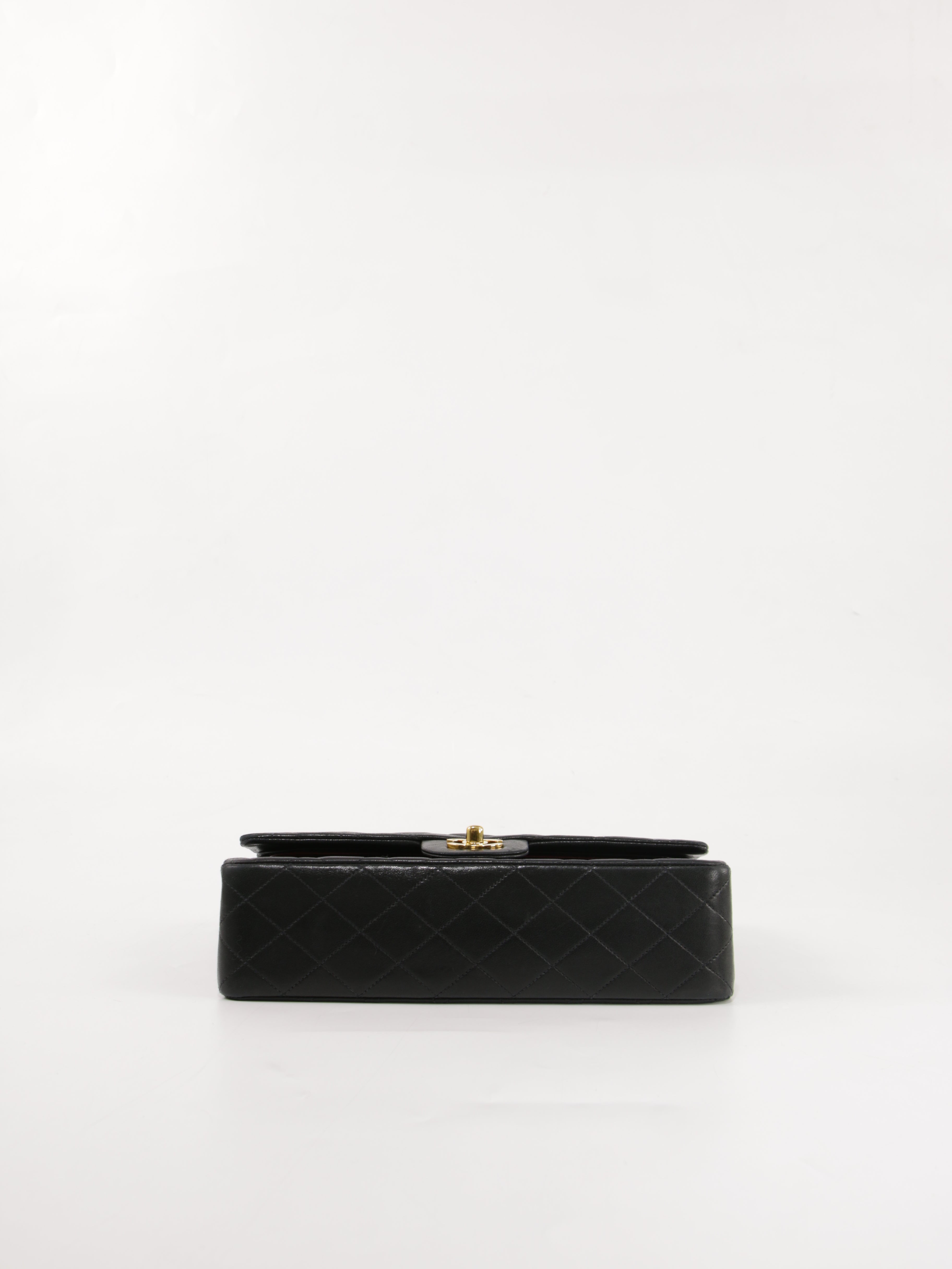 Medium Classic Flap