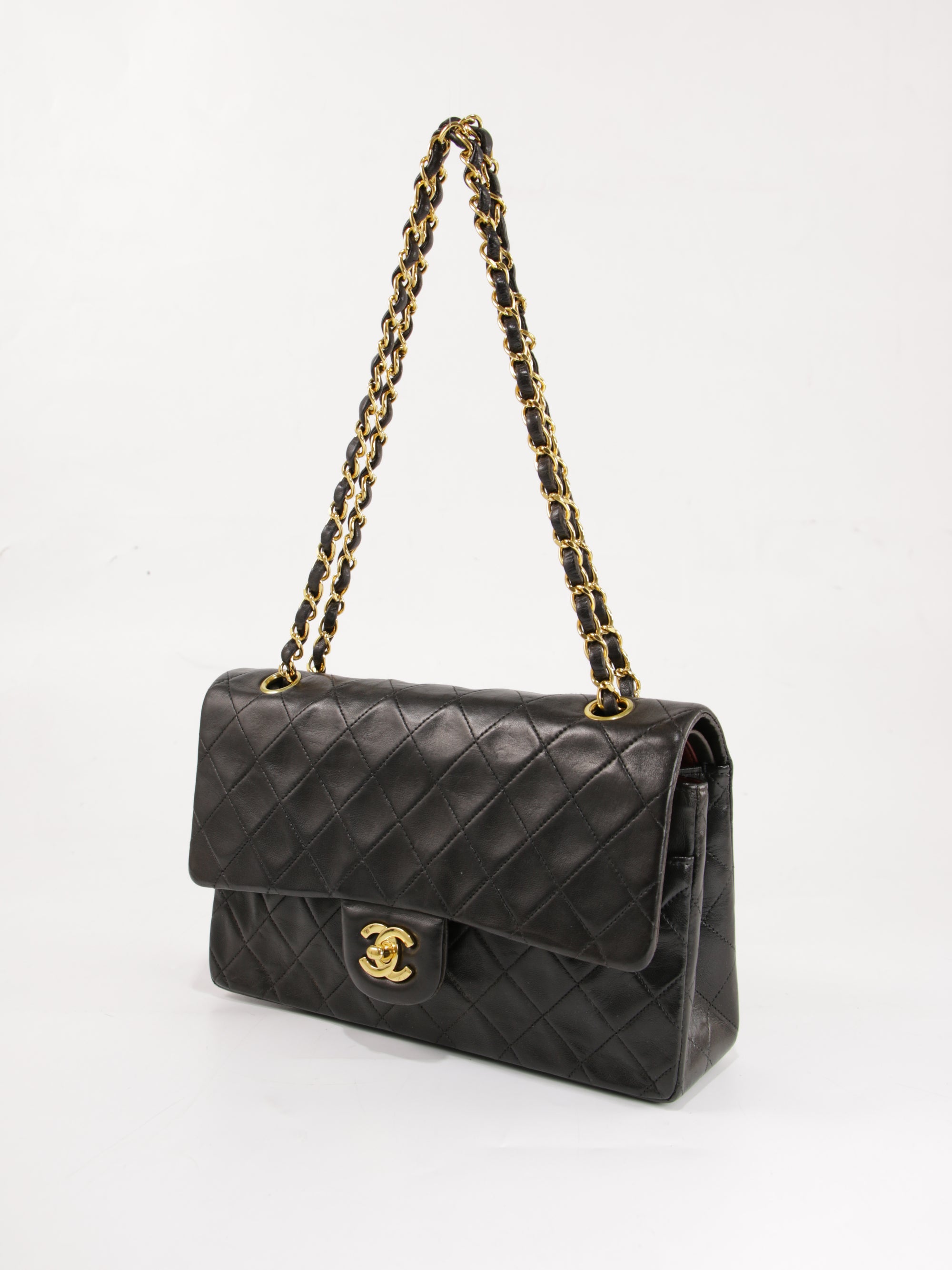 Medium Classic Flap