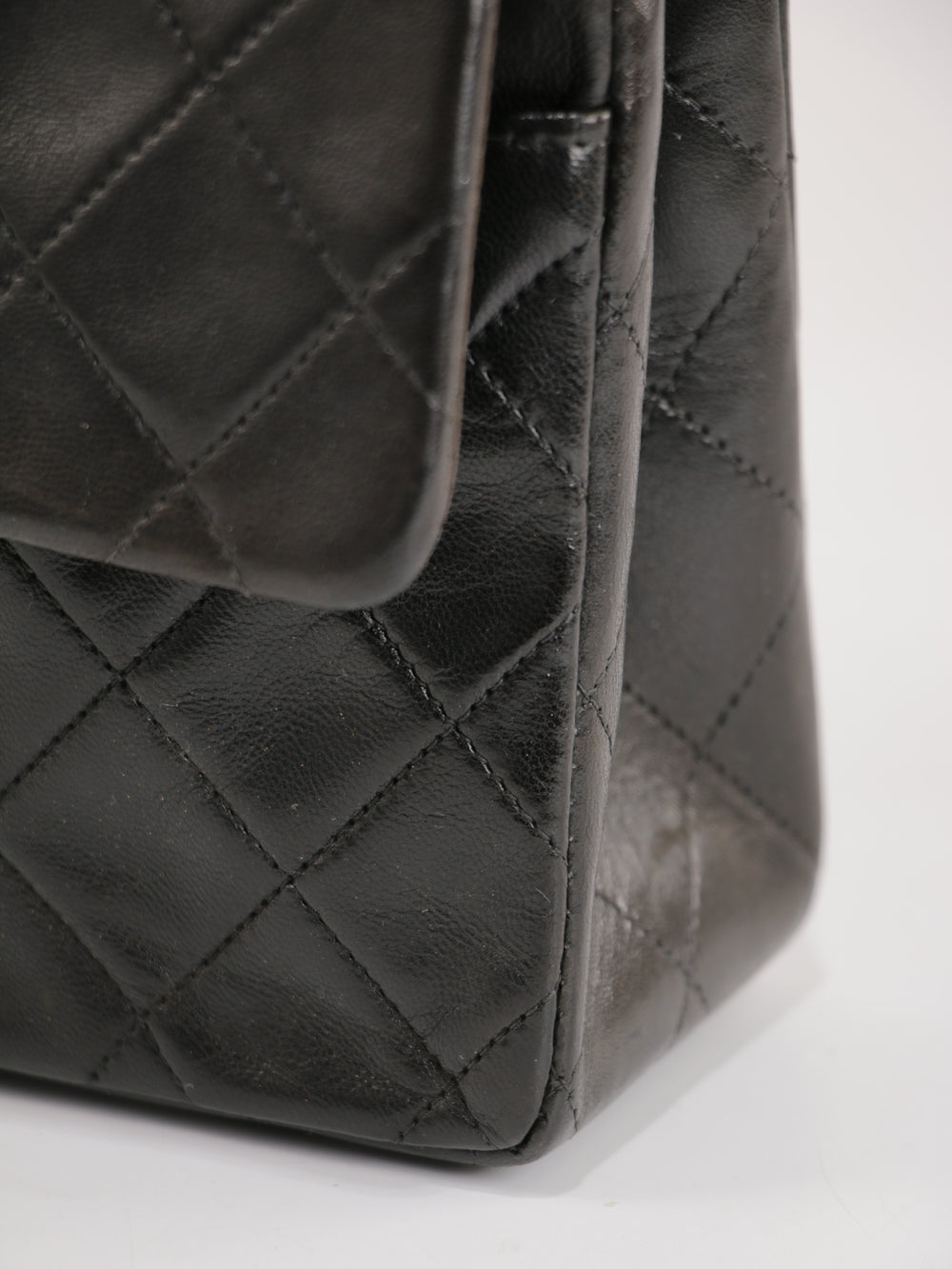 Medium Classic Flap
