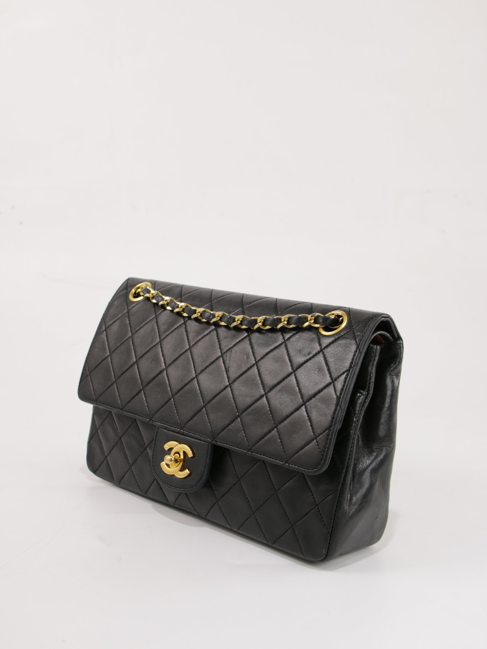 Medium Classic Flap