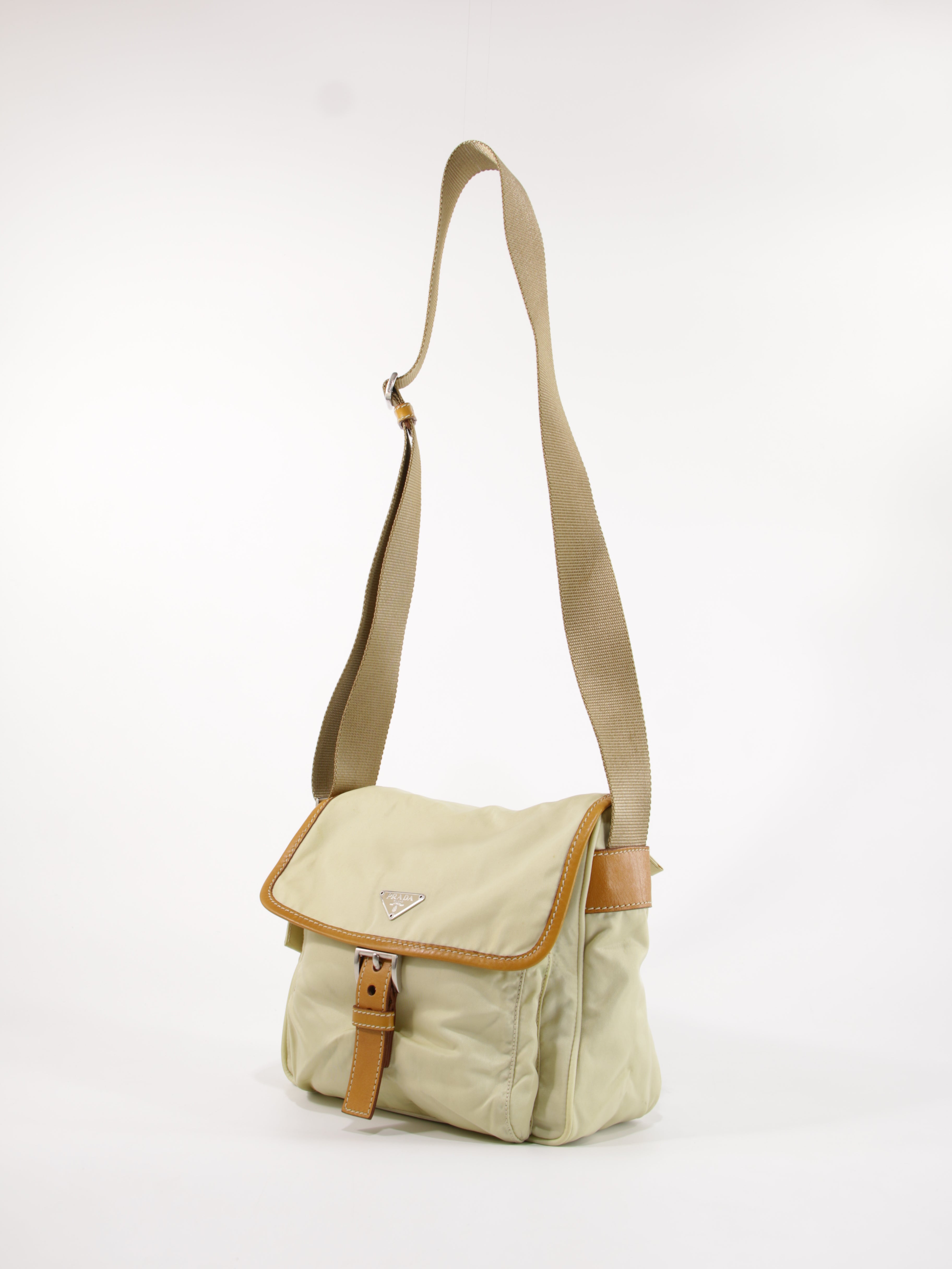 Single Buckle Messenger