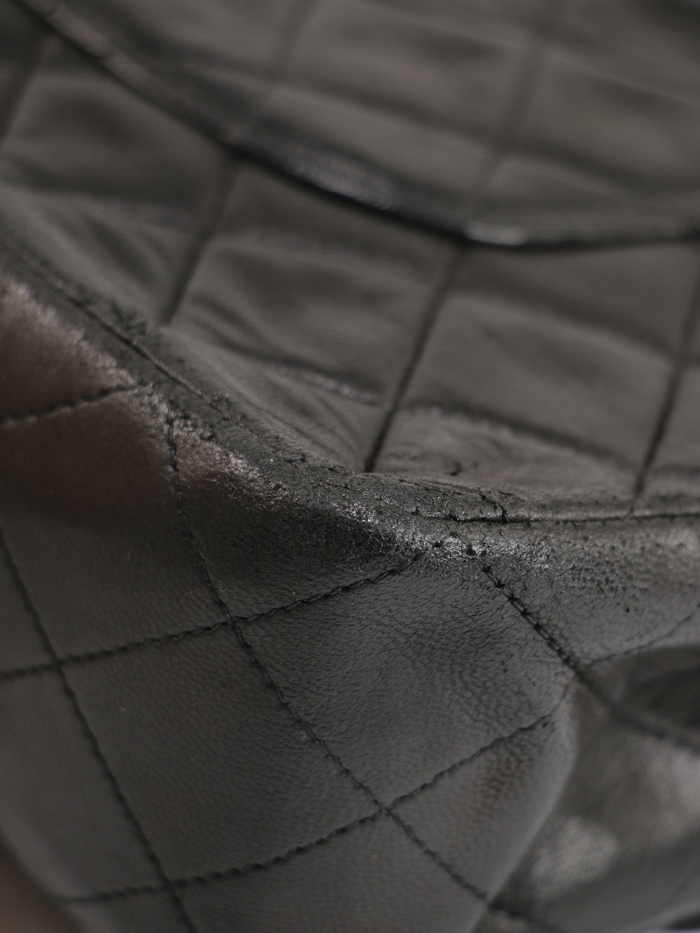 Medium Classic Flap