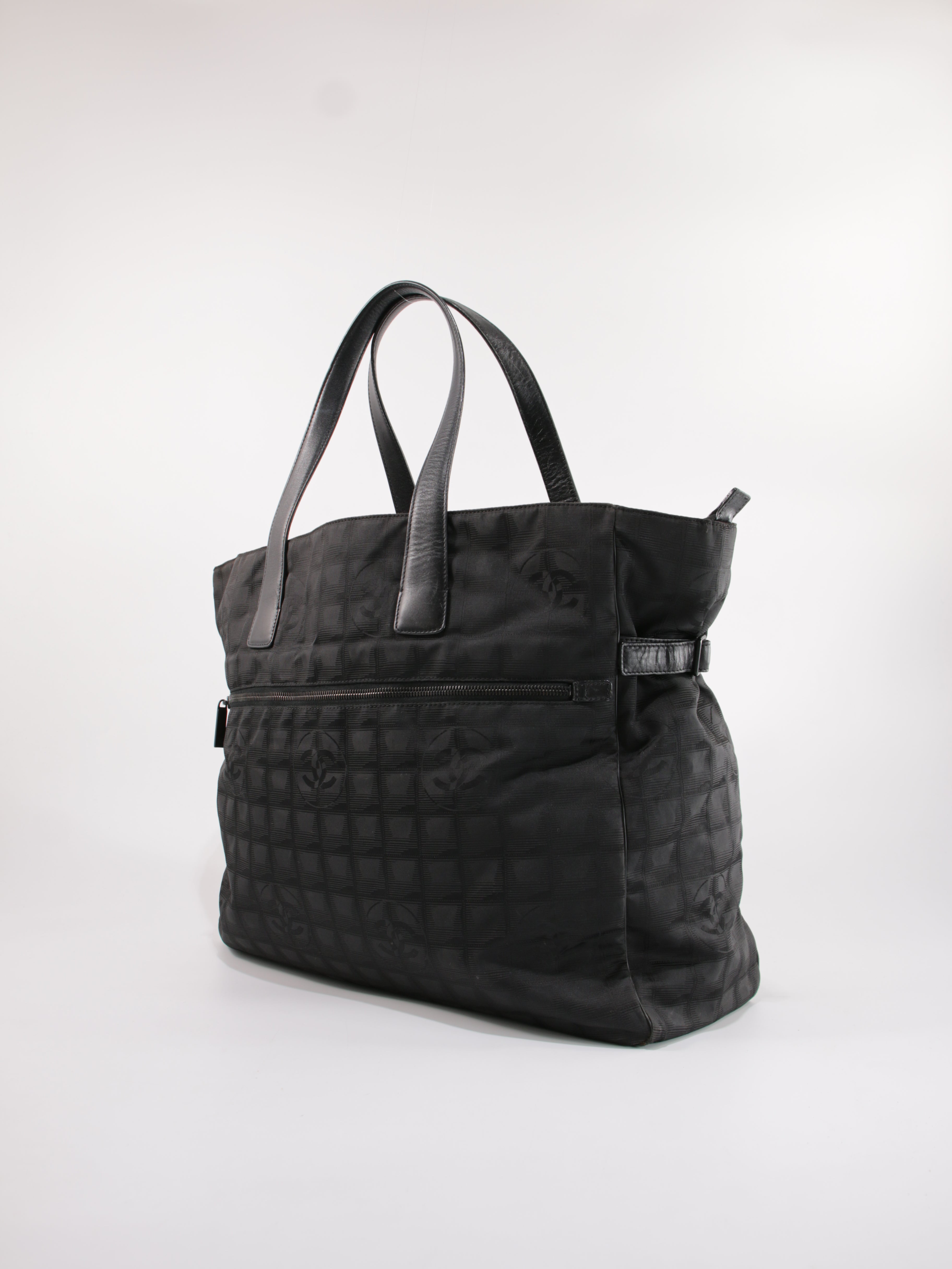 Large Travel Line Tote