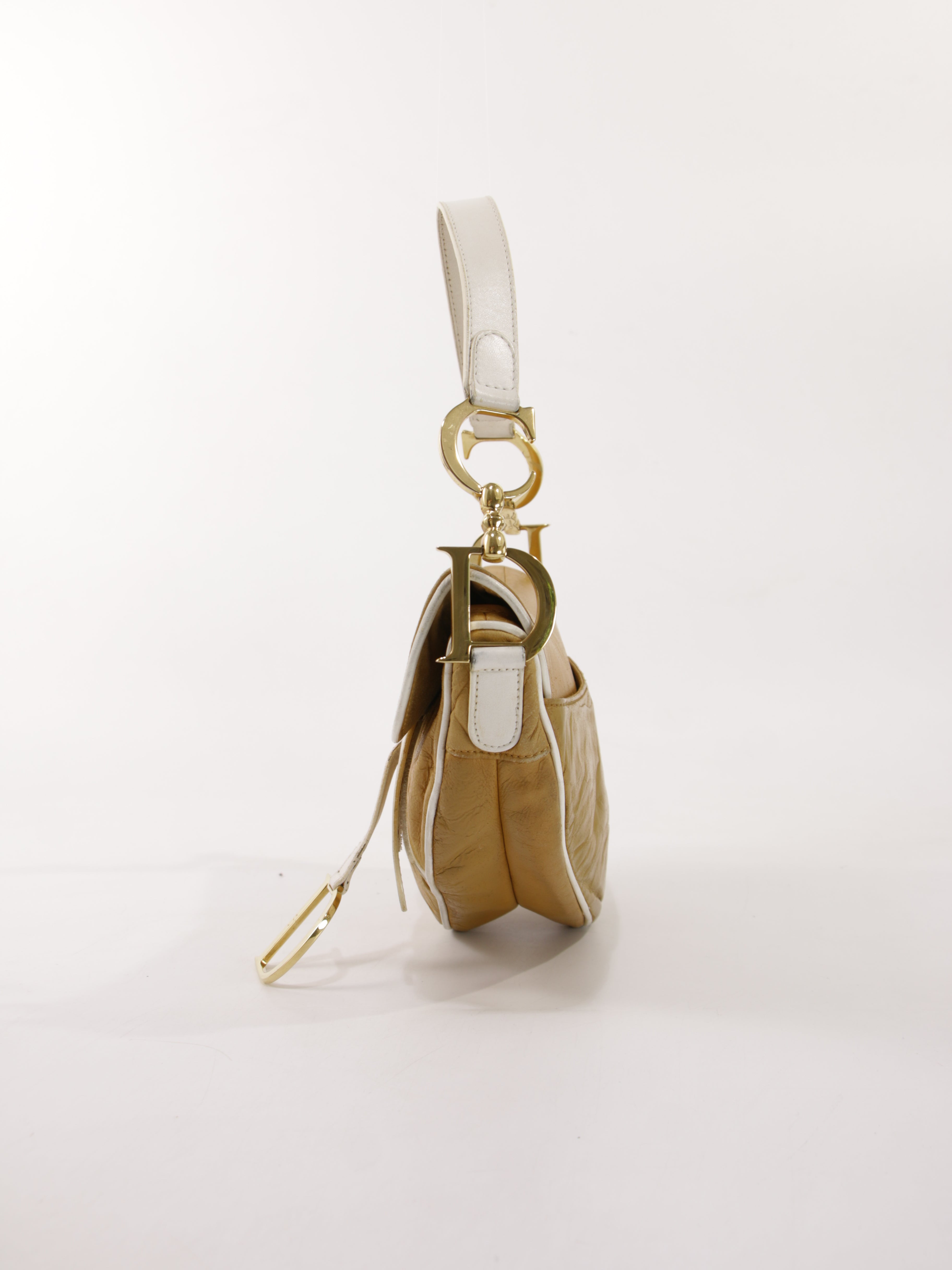 Saddle