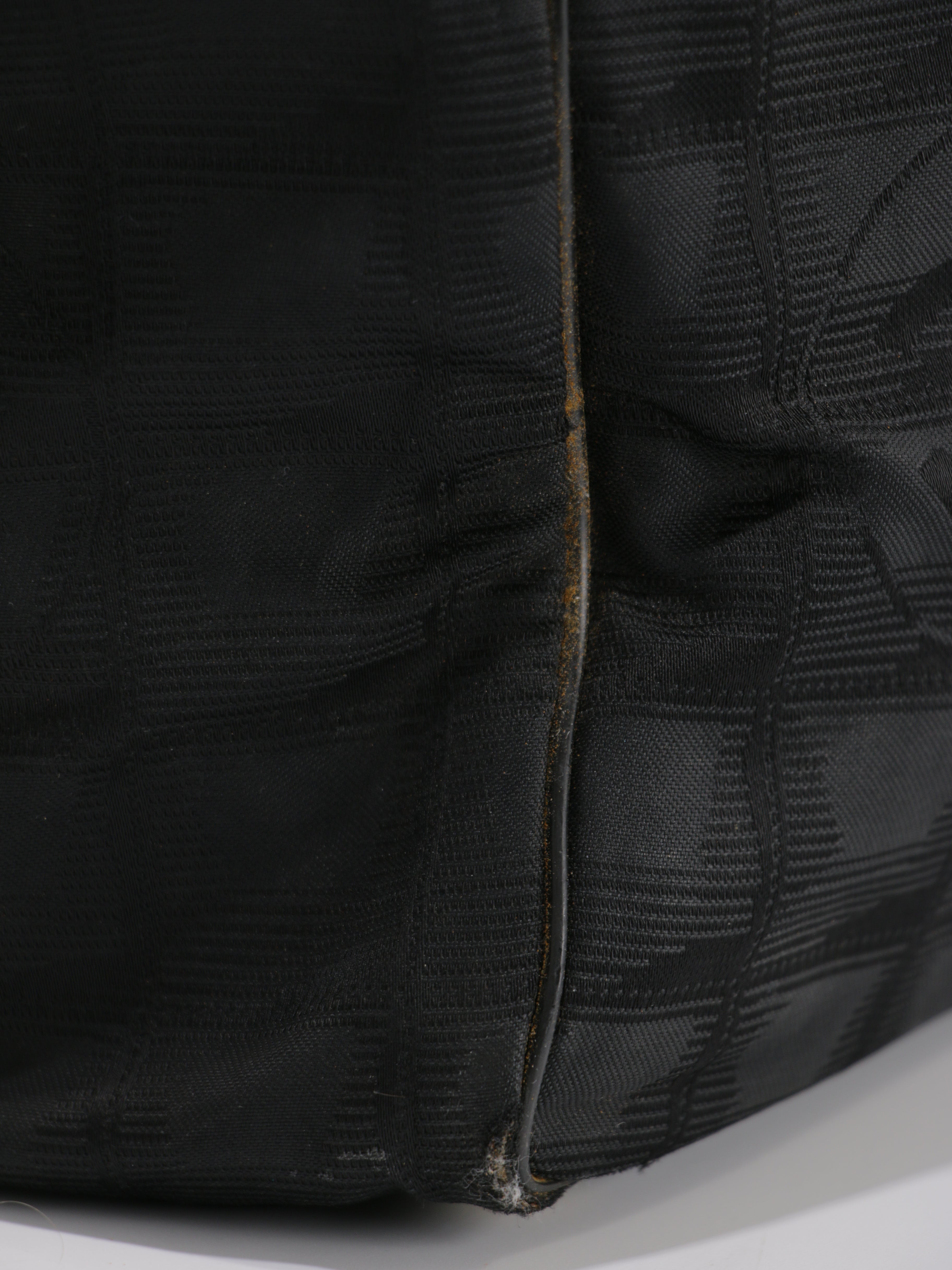 Medium New Travel Line Tote