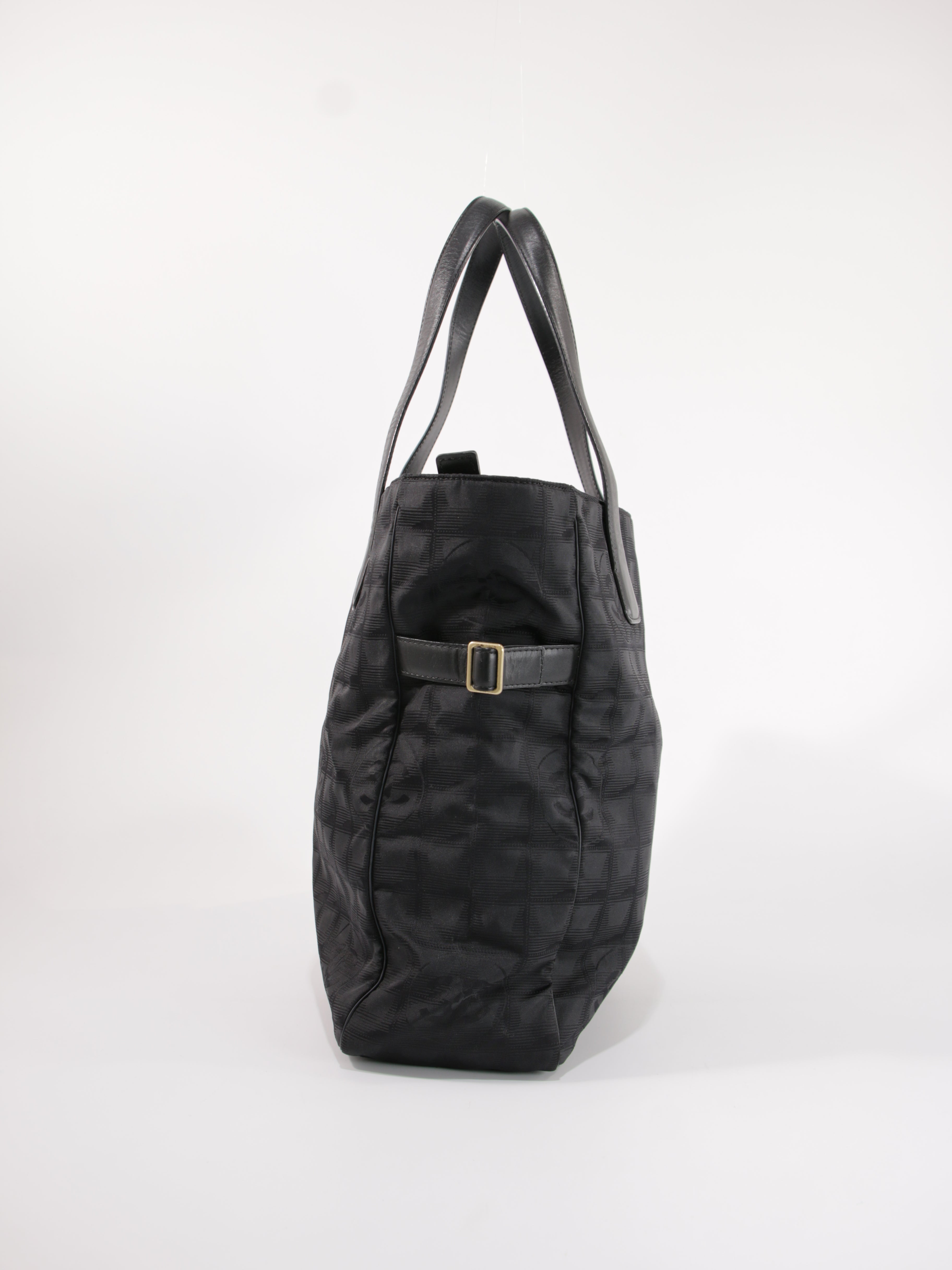 Large Travel Line Tote