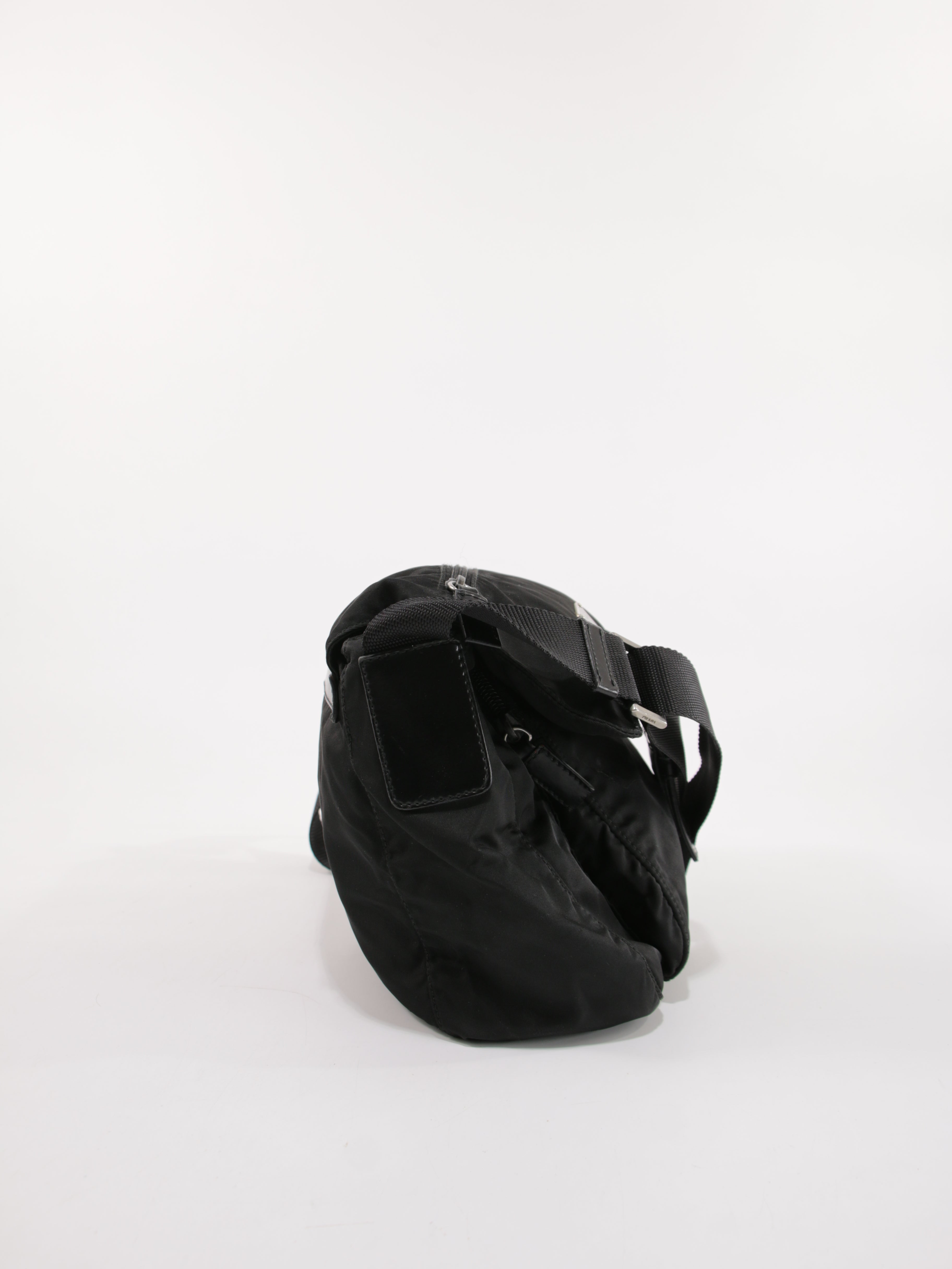 Single Buckle Messenger