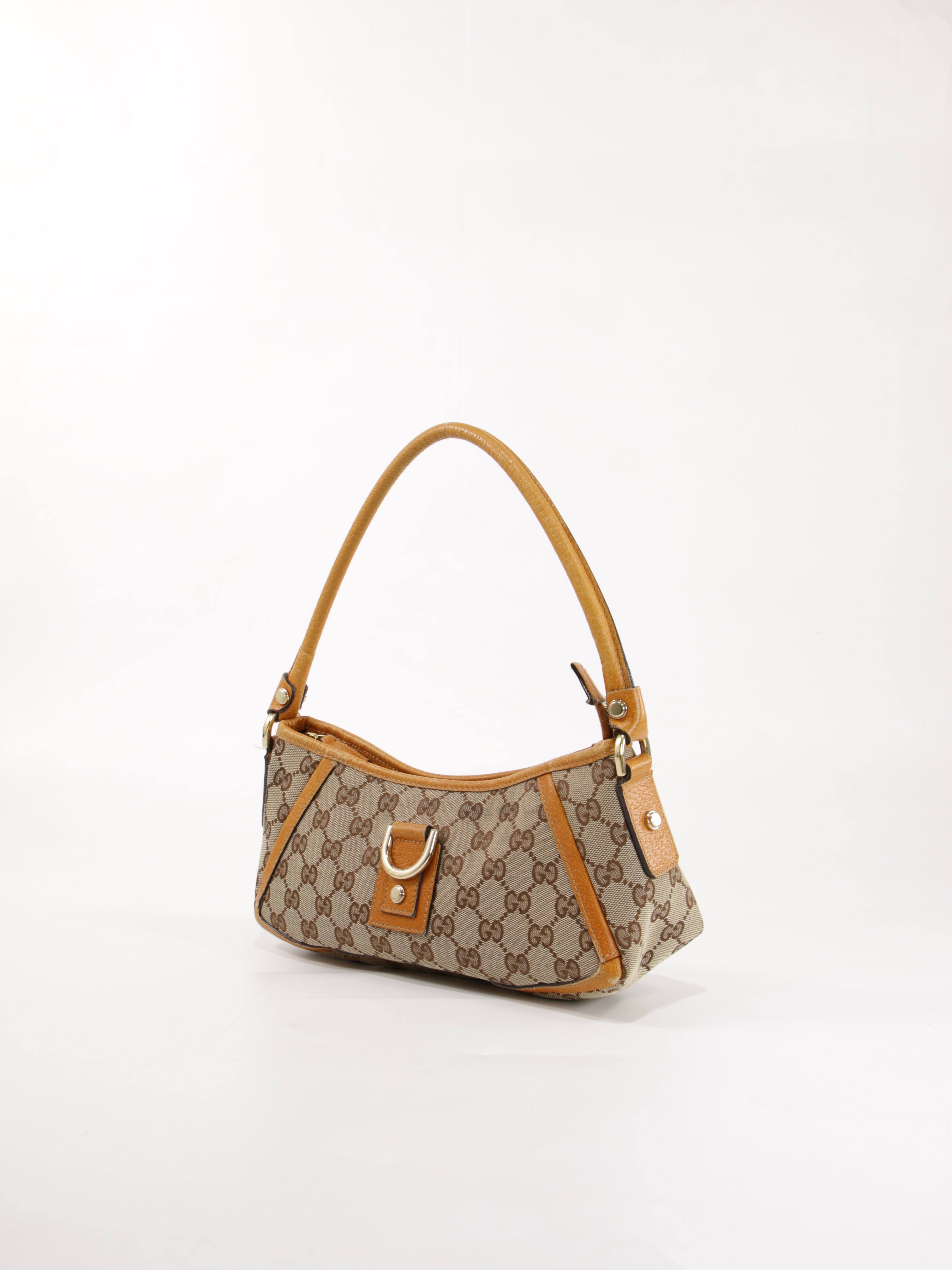 Abbey D-Ring Pochette