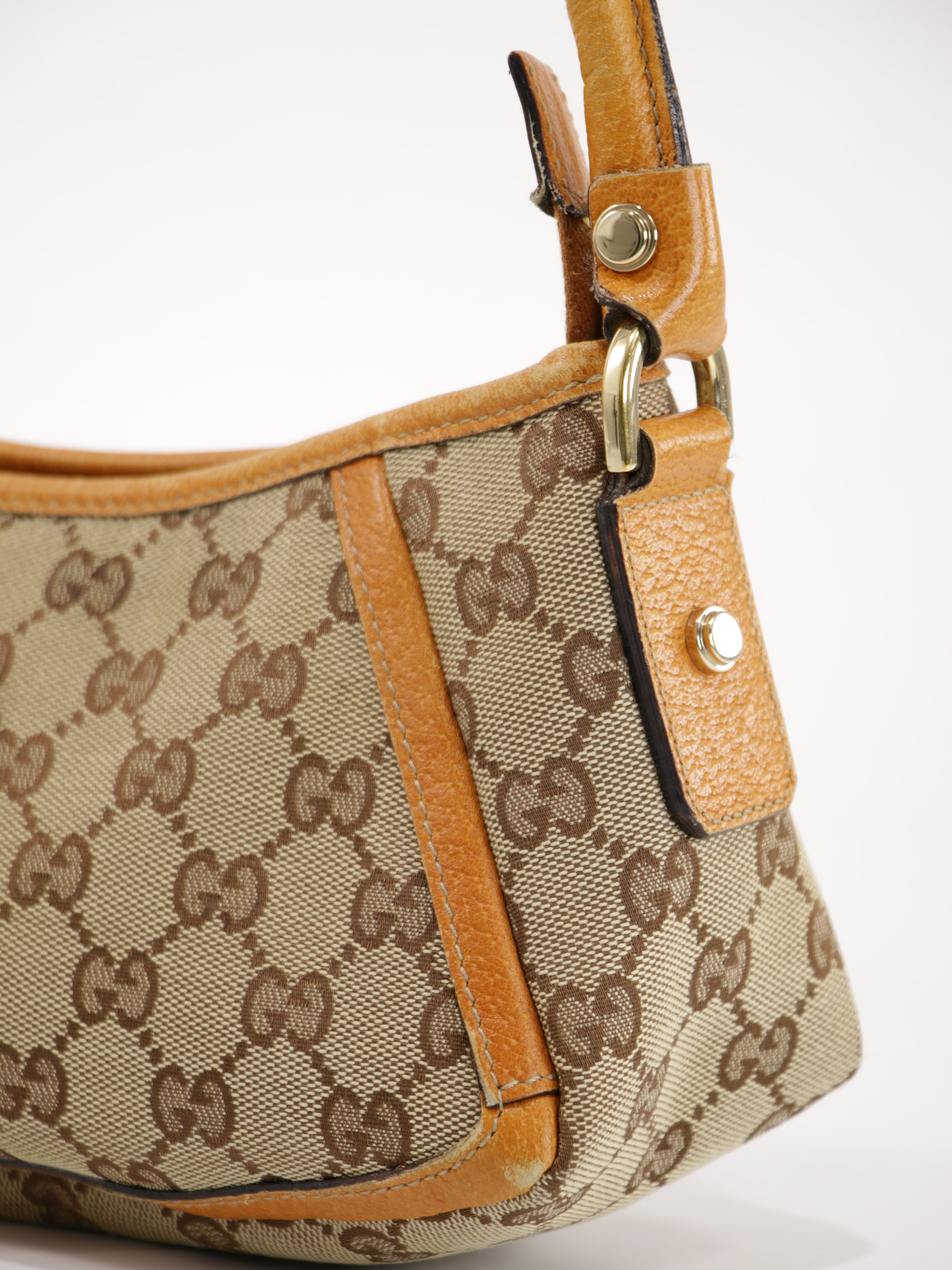 Abbey D-Ring Pochette