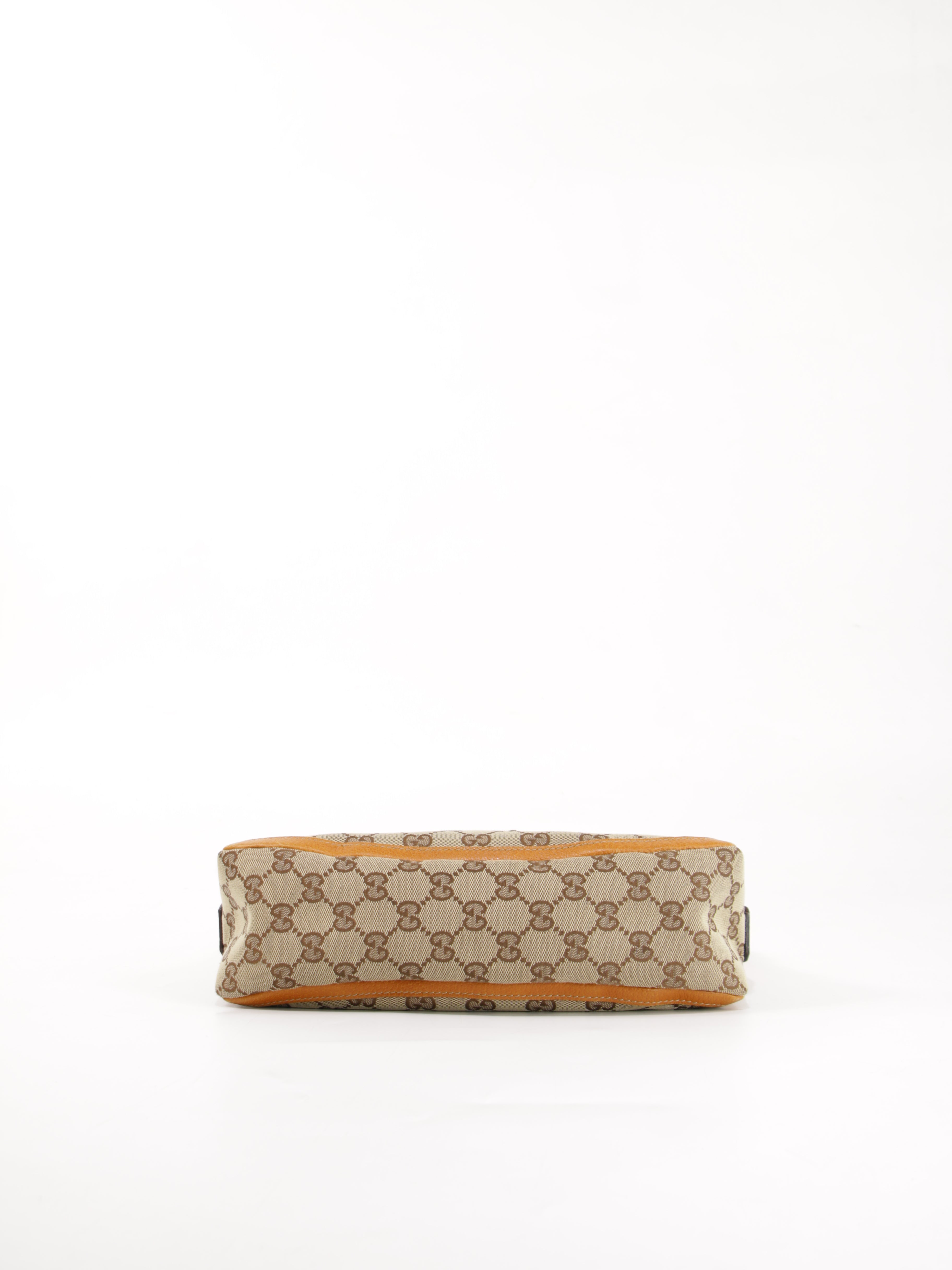 Abbey D-Ring Pochette