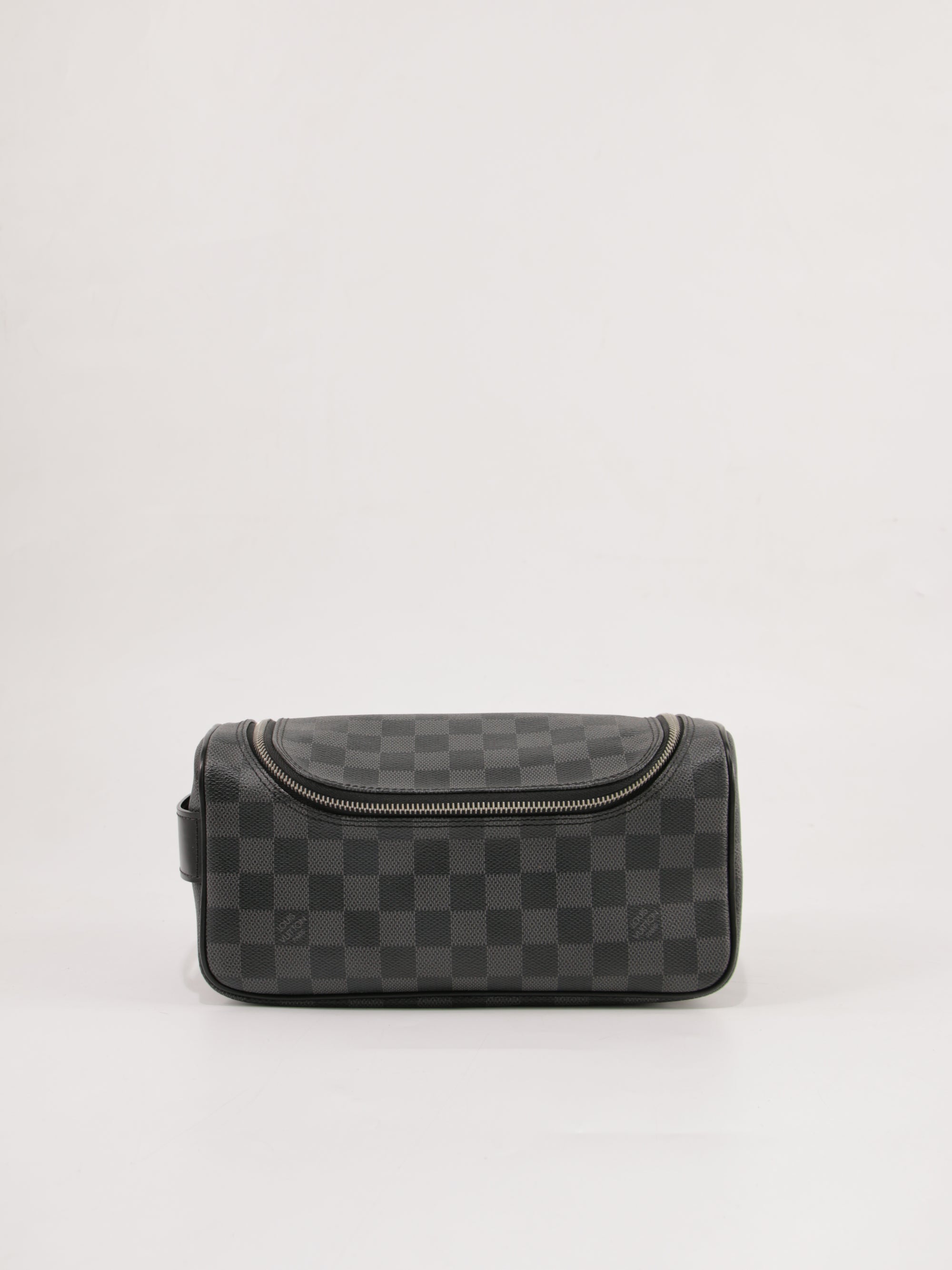 Cosmetic pouch