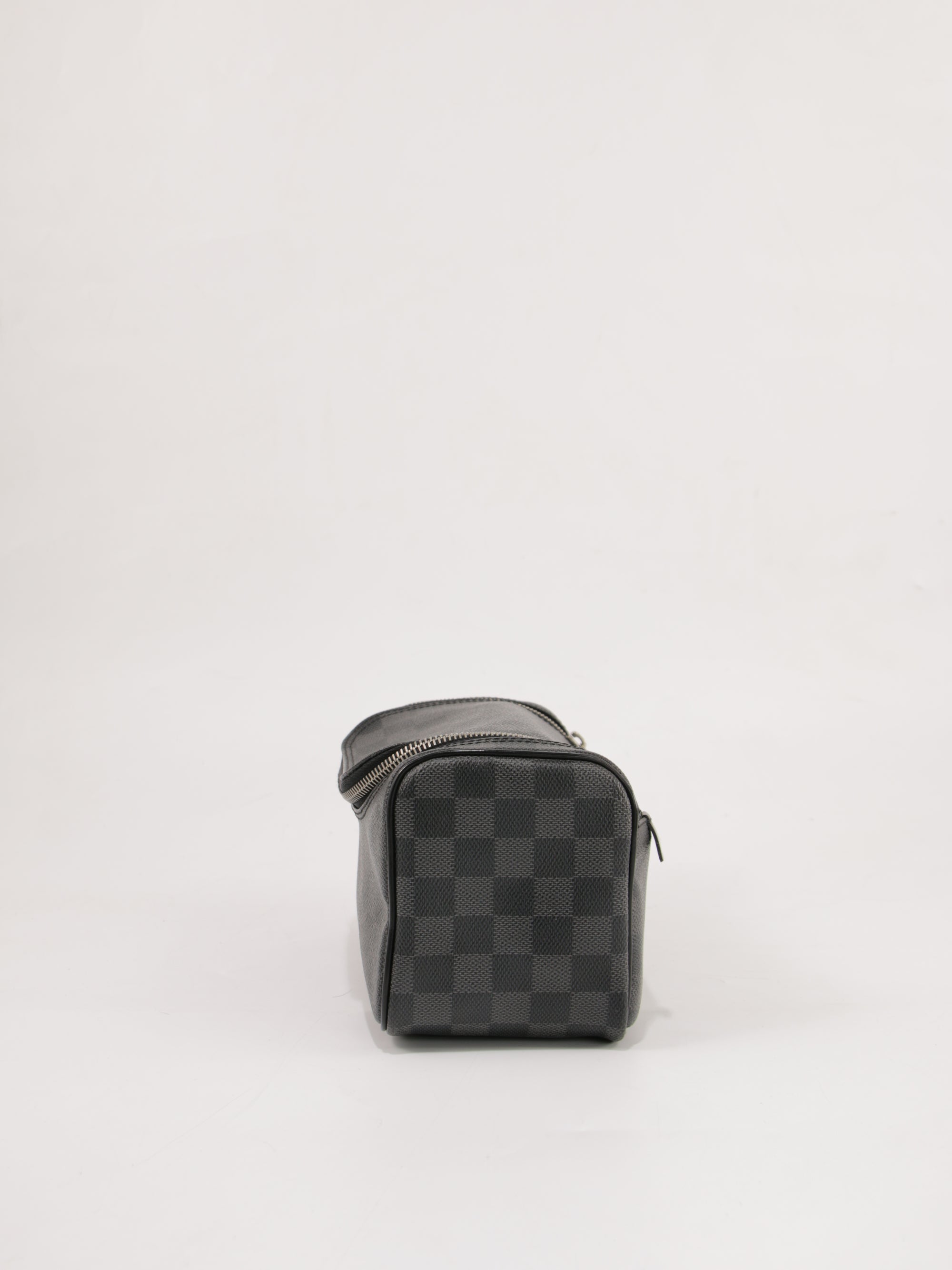 Cosmetic pouch