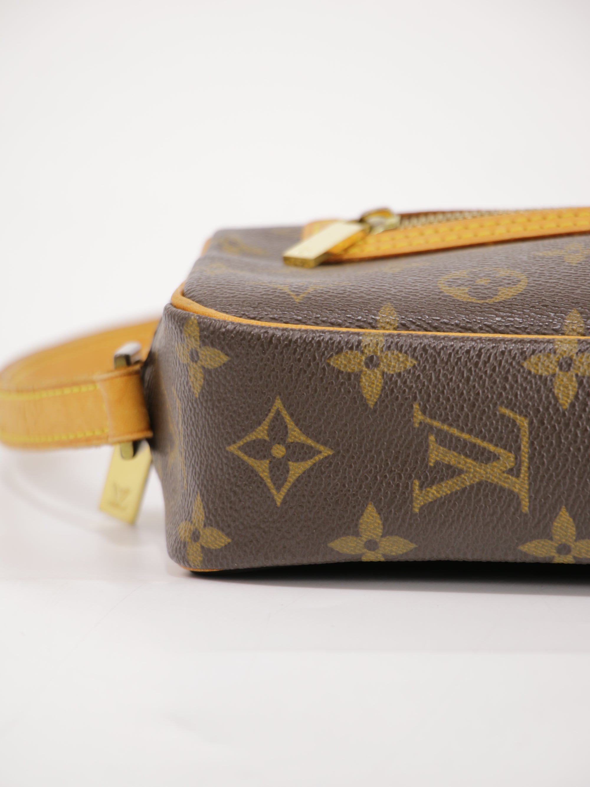 Pochette Cite