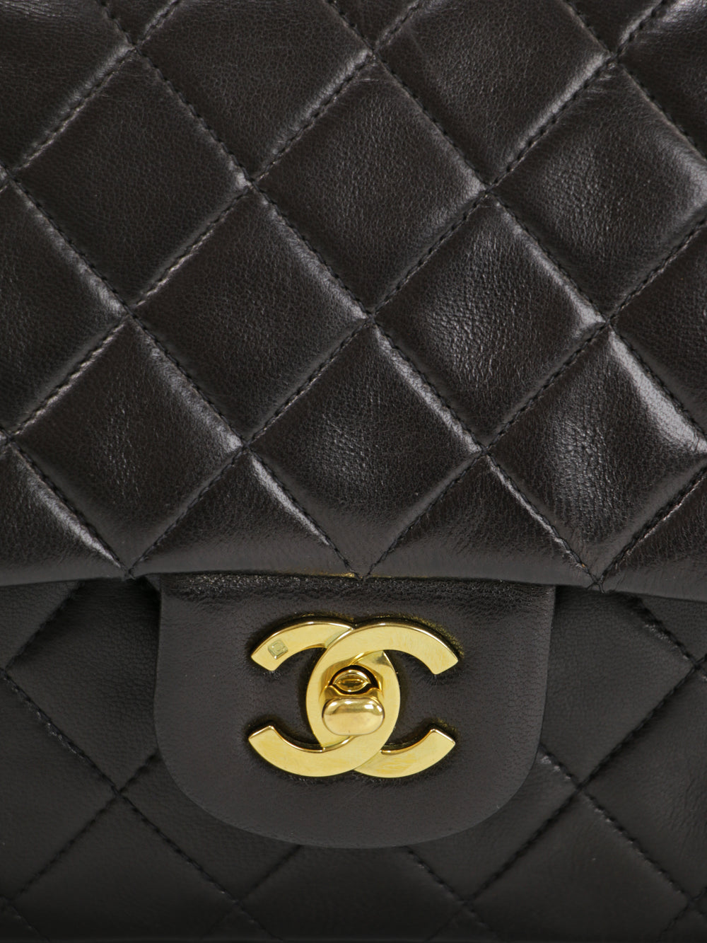 Medium Classic Flap