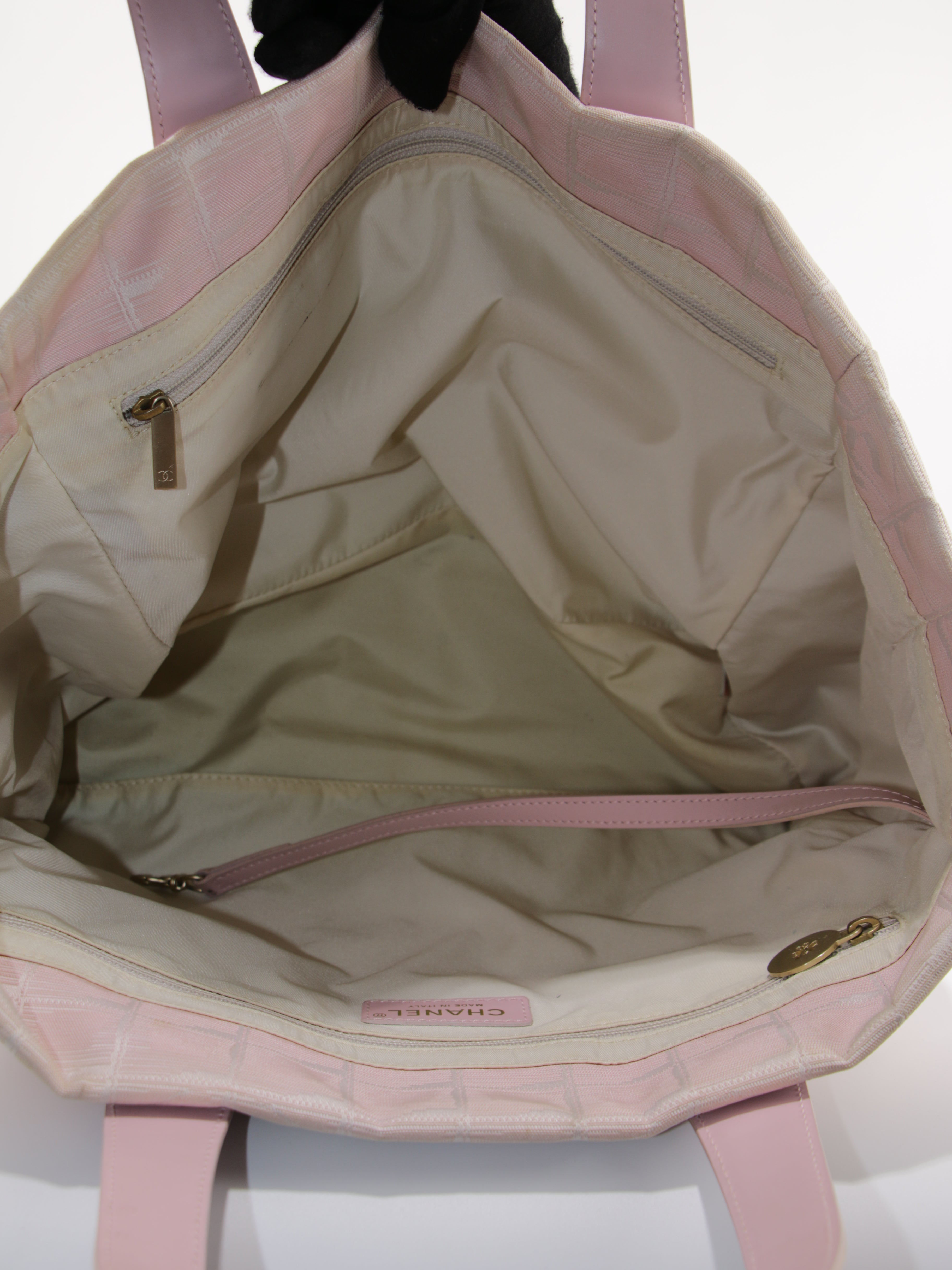 Medium New Travel Line Tote