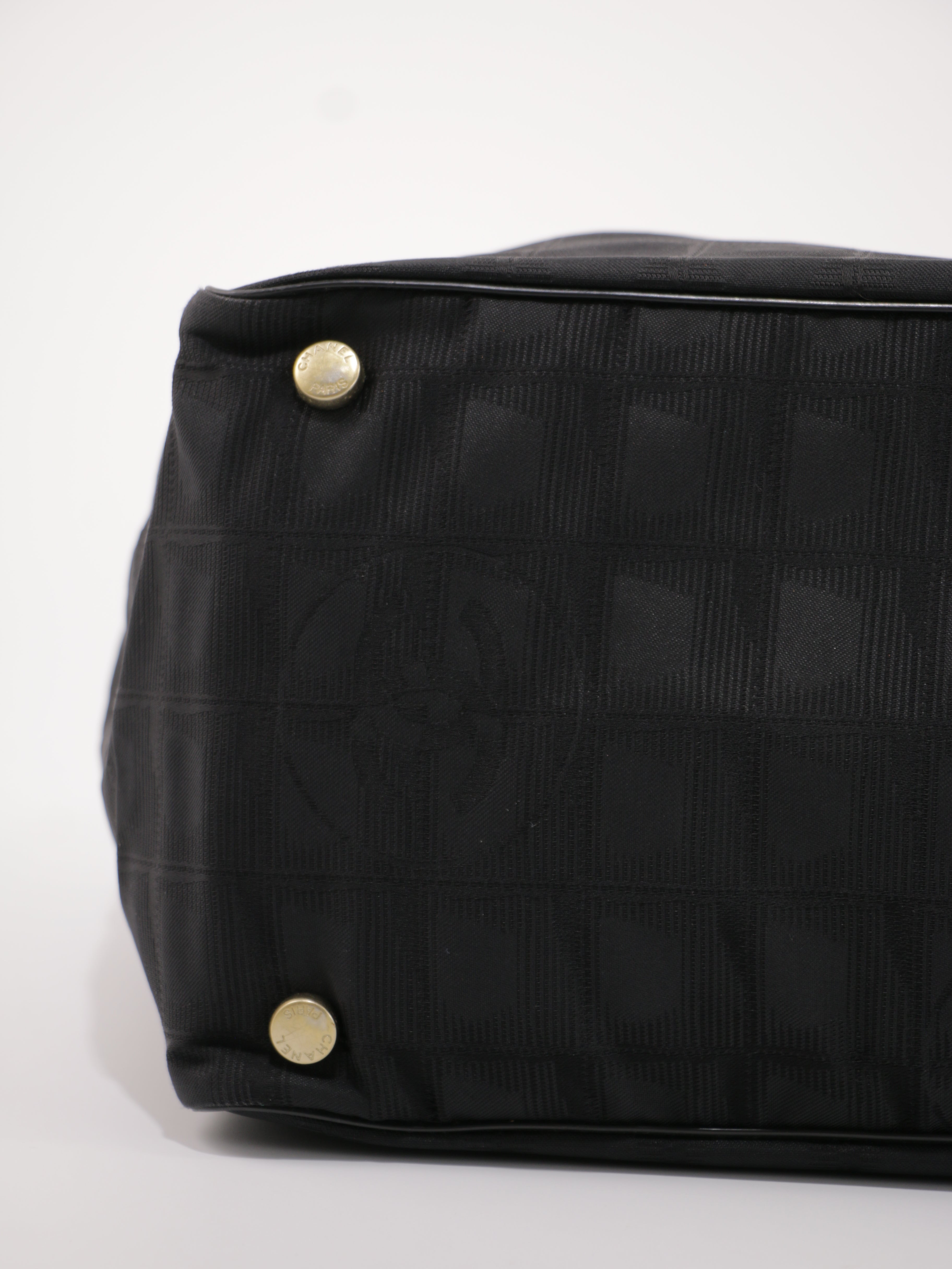 Medium New Travel Line Tote