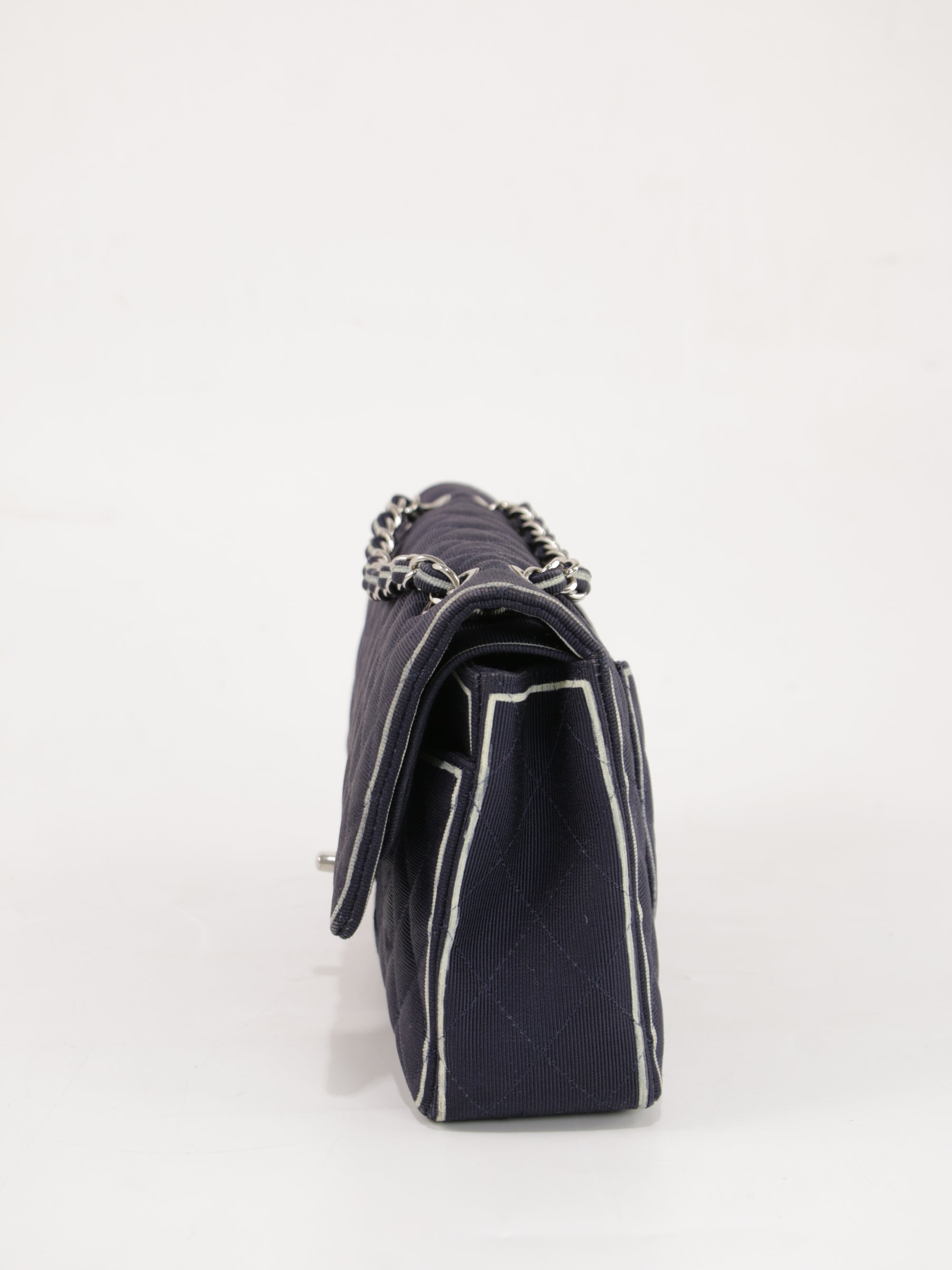 Medium Classic Flap