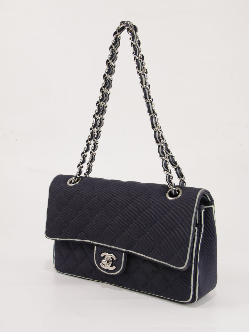 Medium Classic Flap