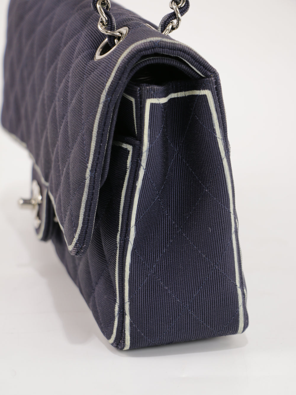 Medium Classic Flap