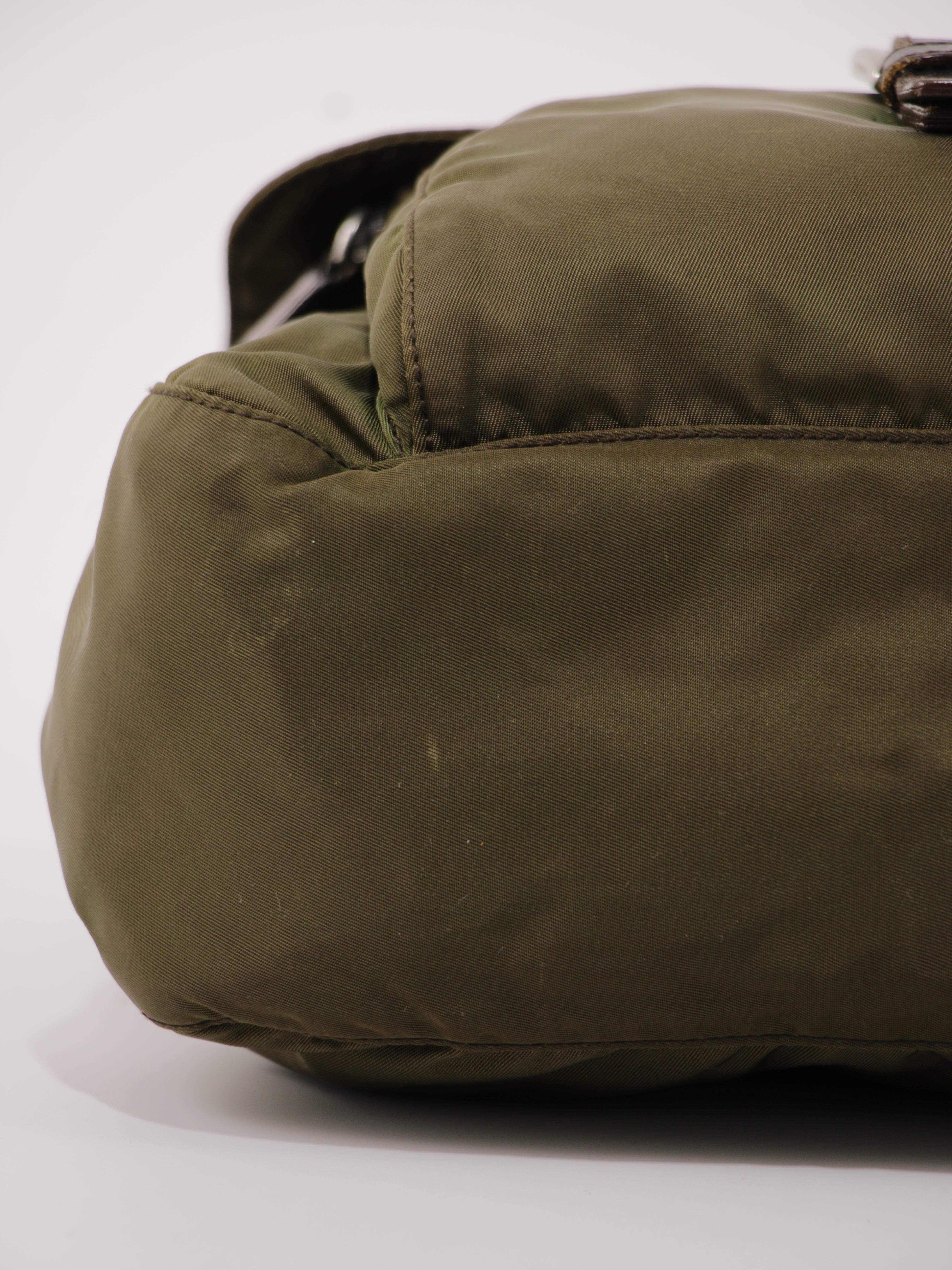 Single Buckle Messenger