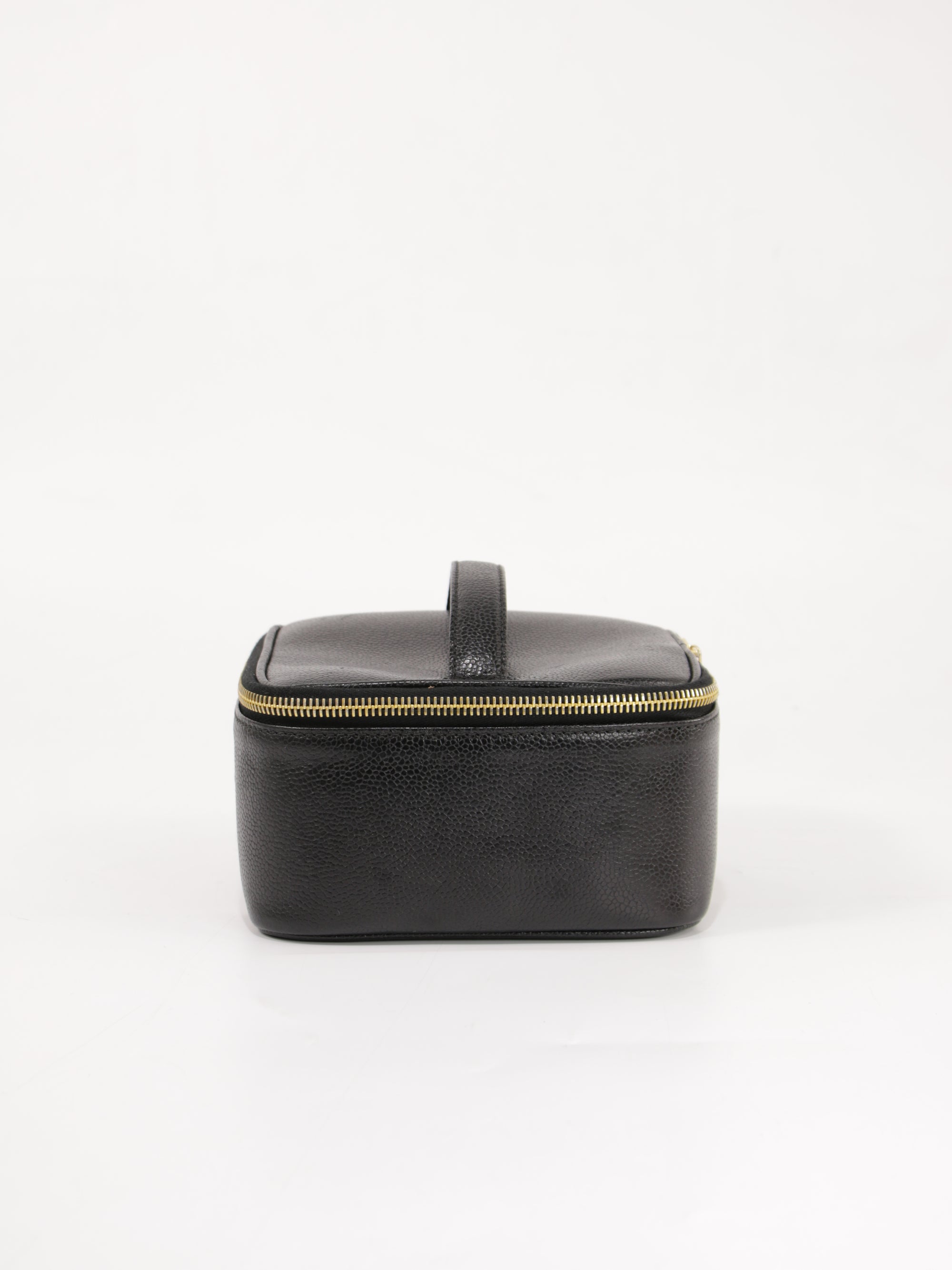 Cosmetic pouch