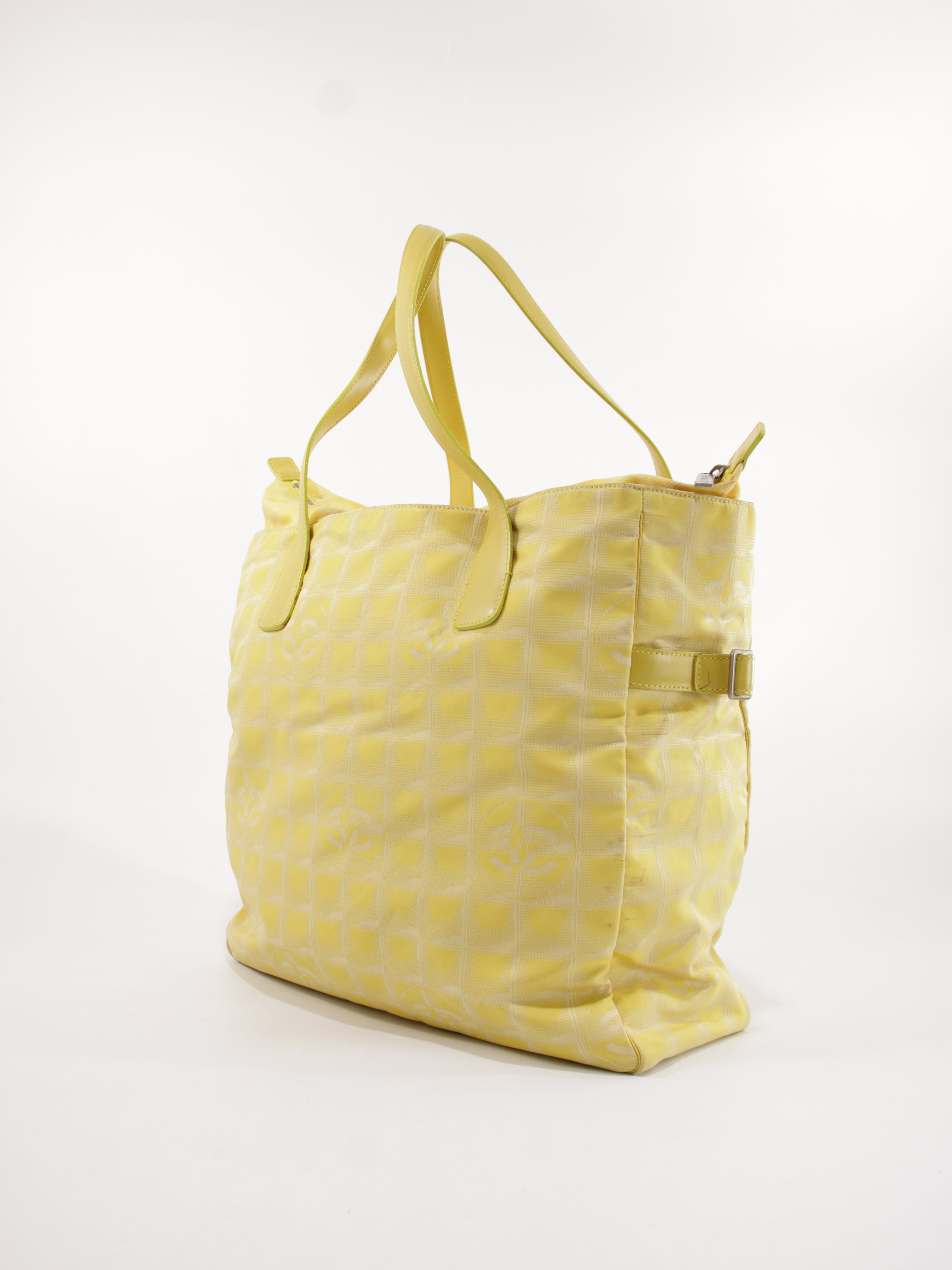 Large Travel Line Tote