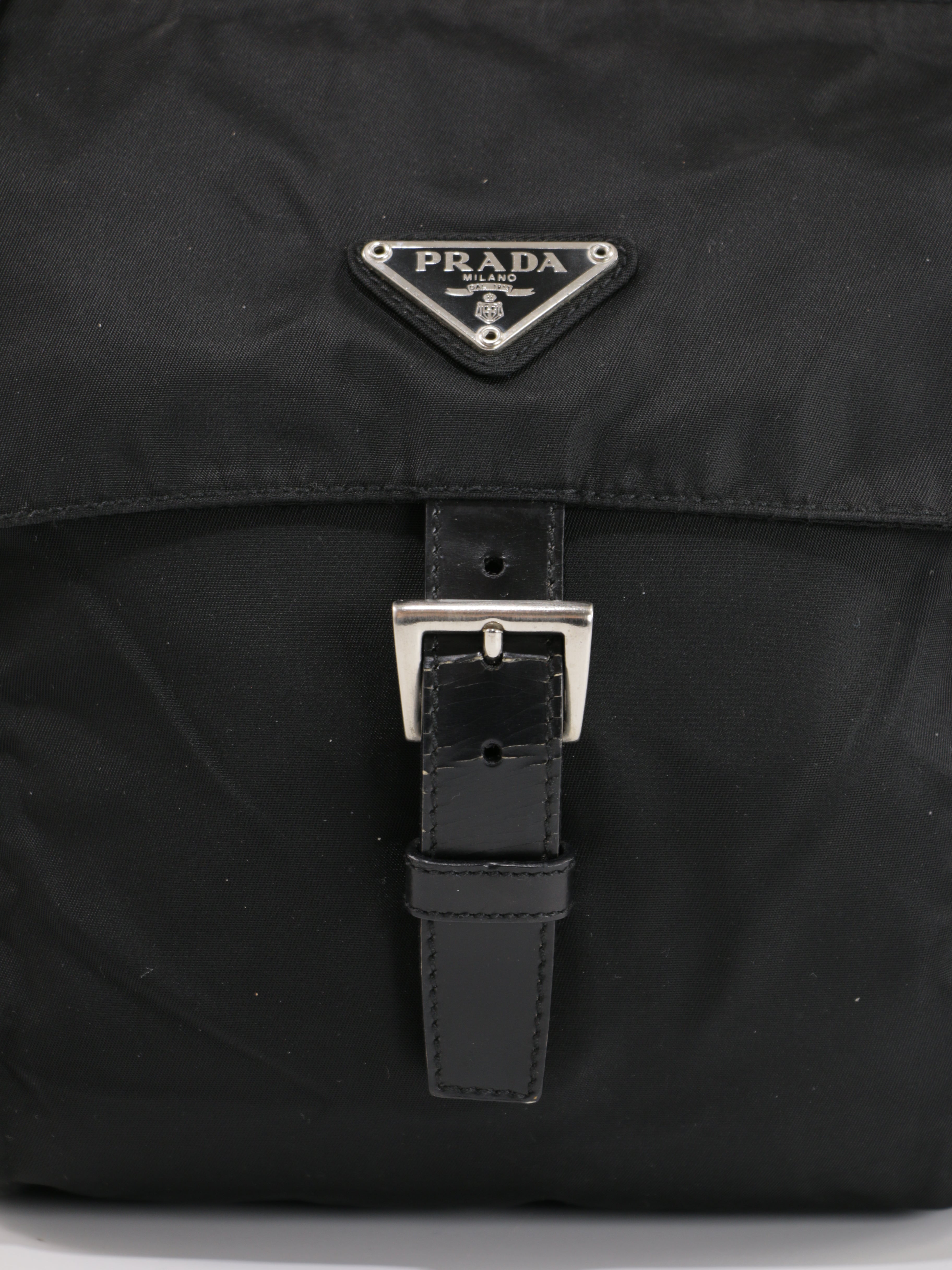 Single Buckle Messenger
