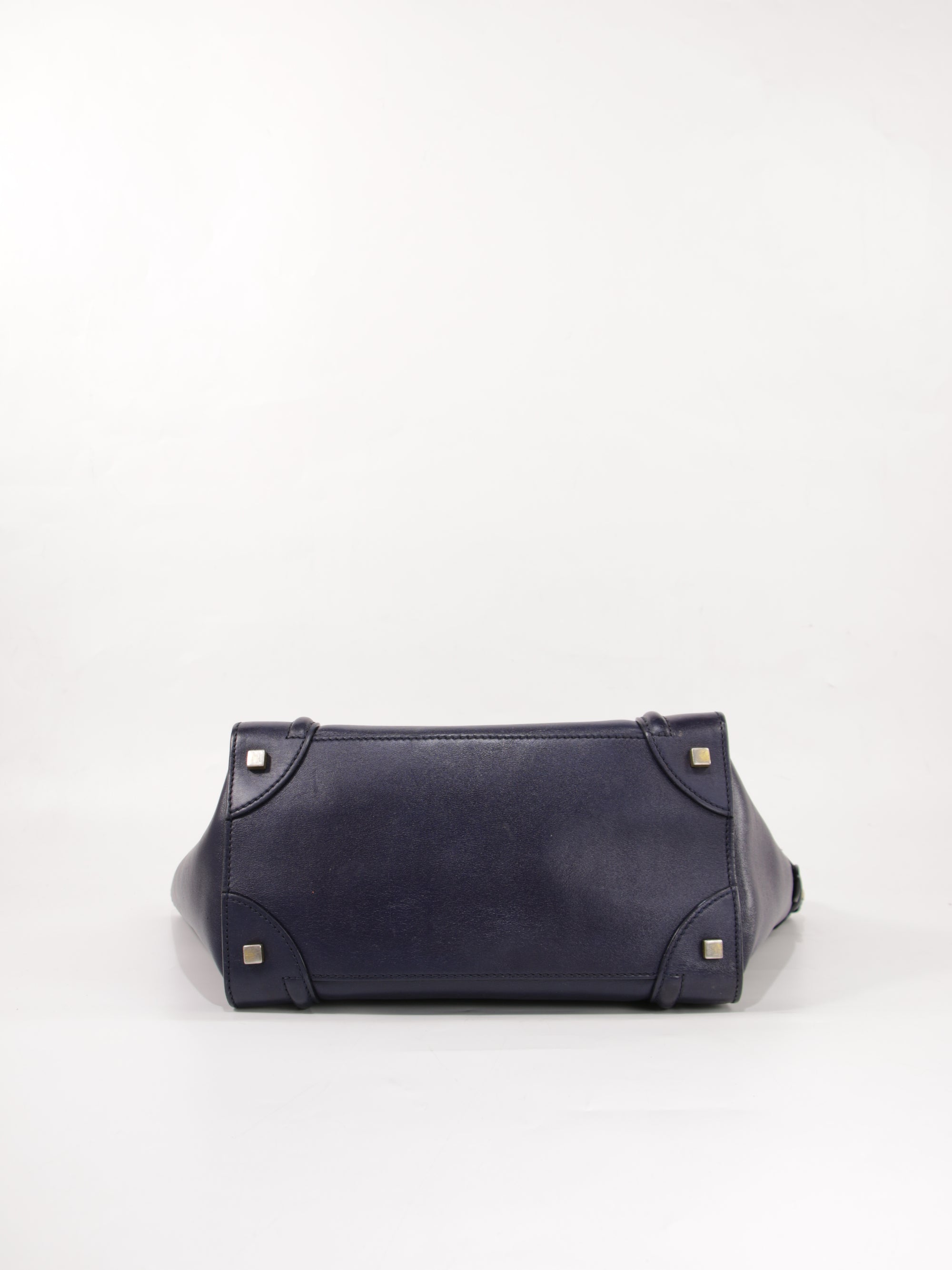 Medium luggage