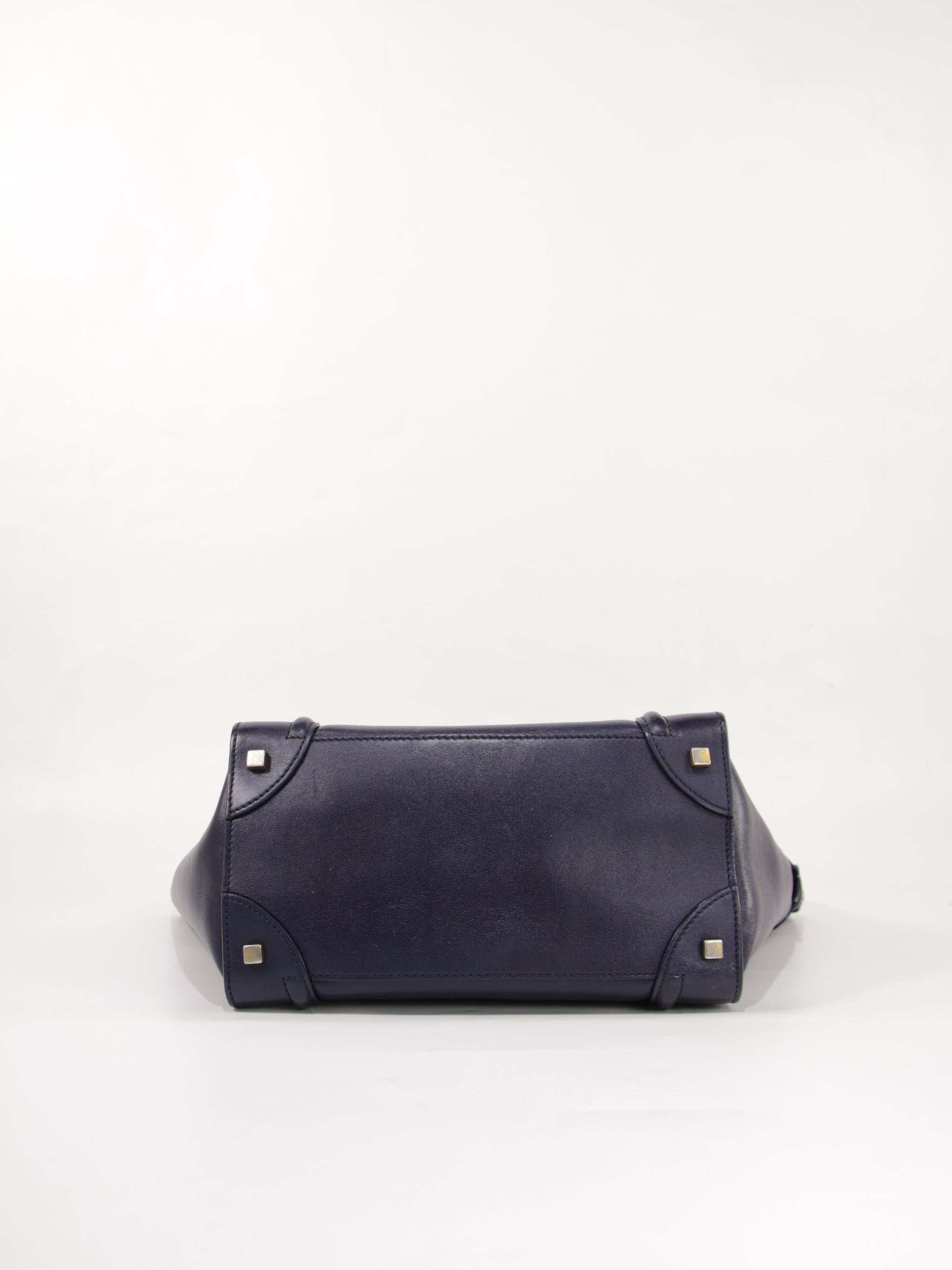 Medium luggage