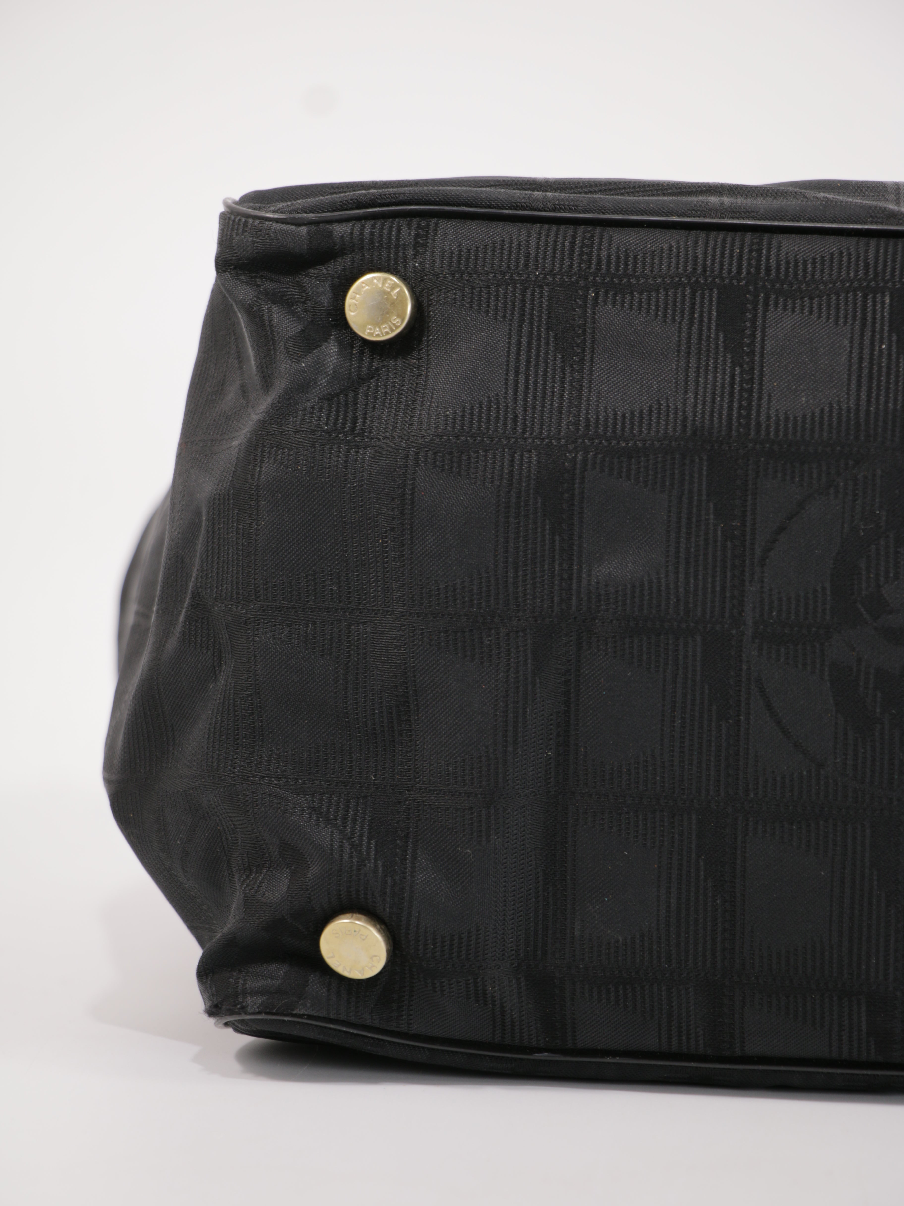 Medium New Travel Line Tote