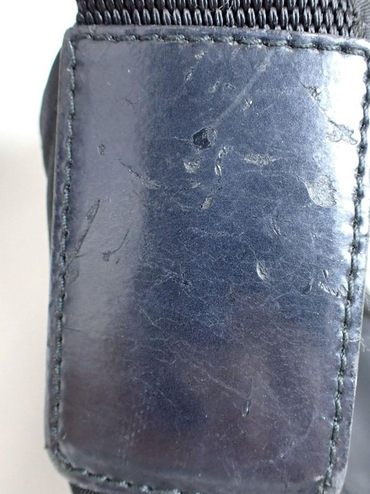 Single Buckle Messenger